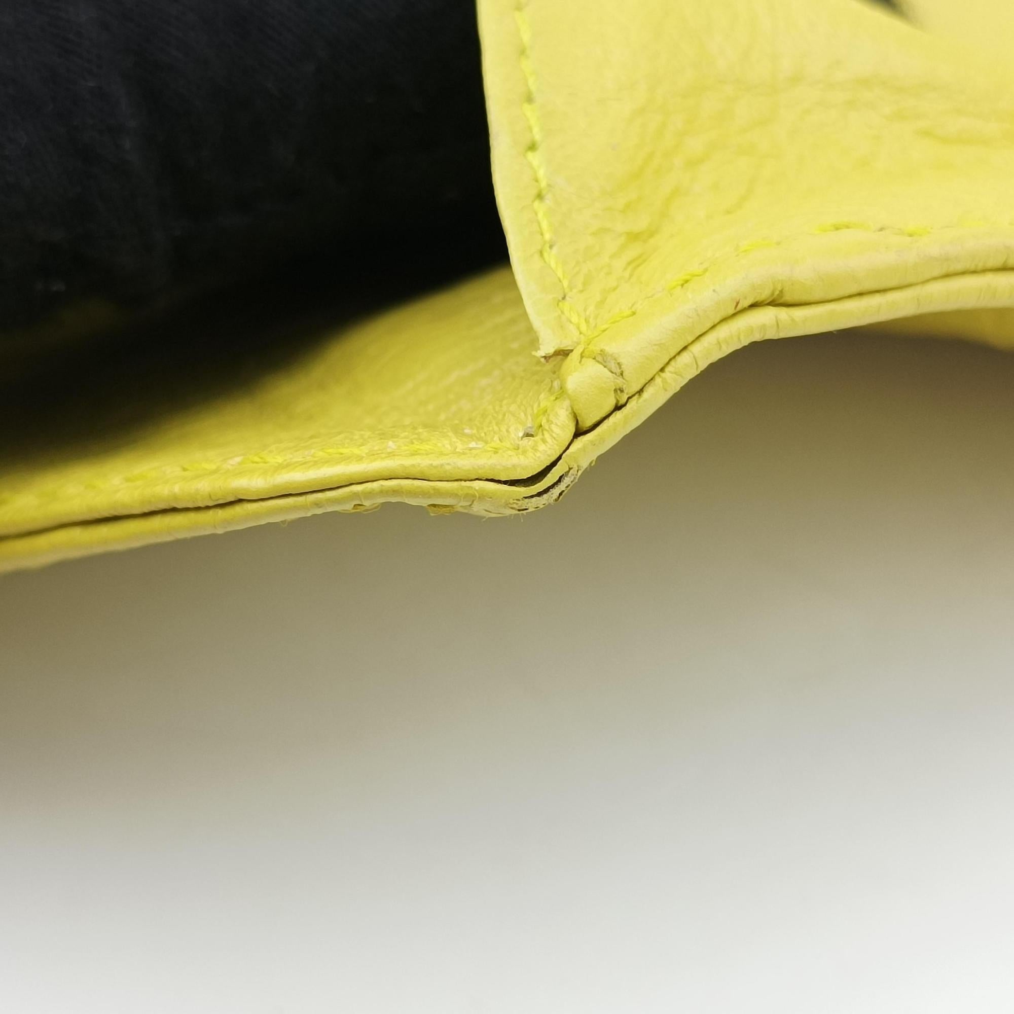 Envelop Yellow lambskin 327079.7330.H.538735エンベロップ イエロー ラムスキン 327079.7330.H.538735