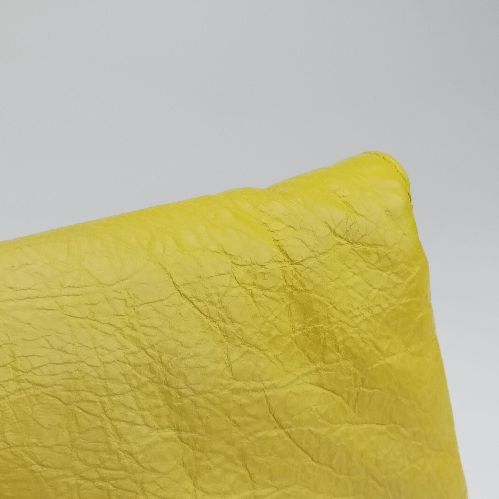 Envelop Yellow lambskin 327079.7330.H.538735エンベロップ イエロー ラムスキン 327079.7330.H.538735