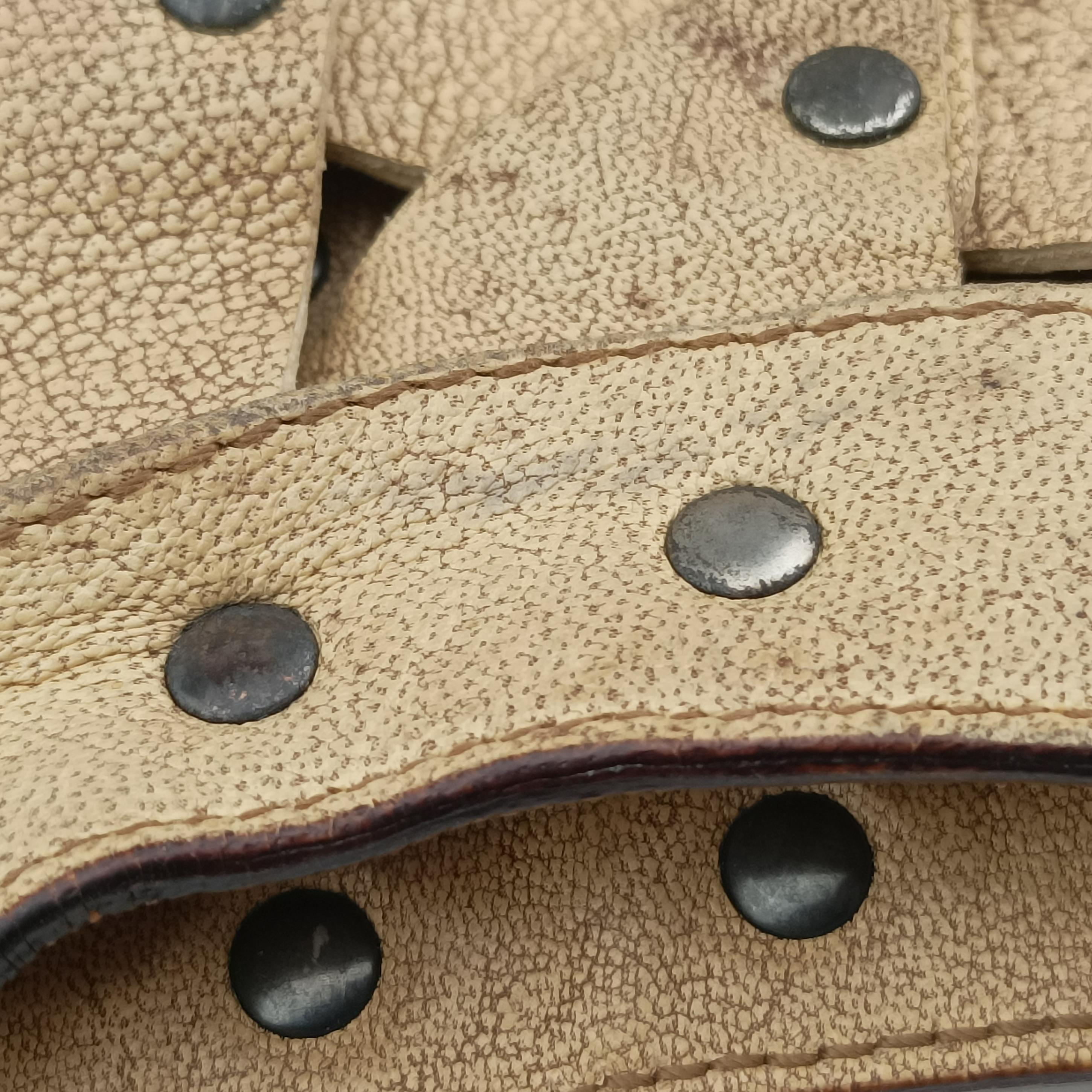 Mombasa beige Leather Lot number unknownモンバサ ベージュ レザー 製番不明