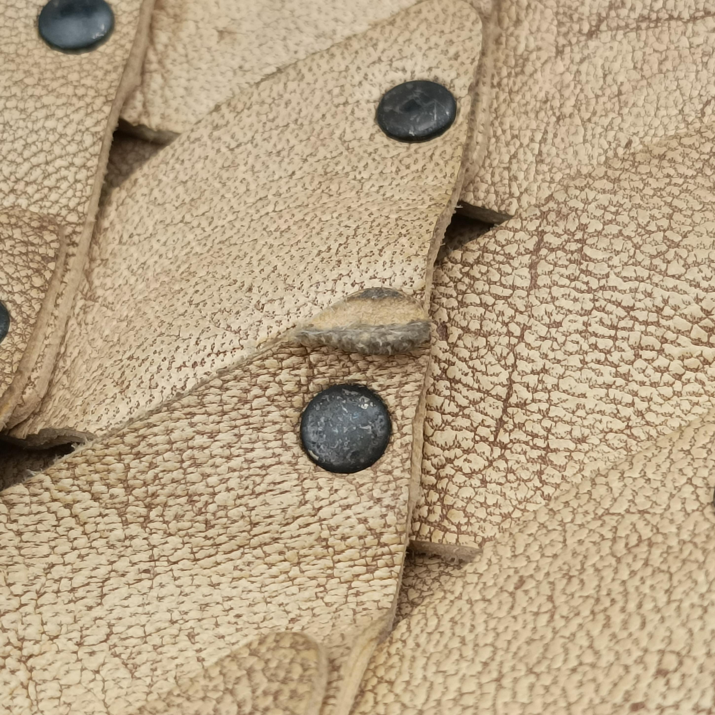 Mombasa beige Leather Lot number unknownモンバサ ベージュ レザー 製番不明