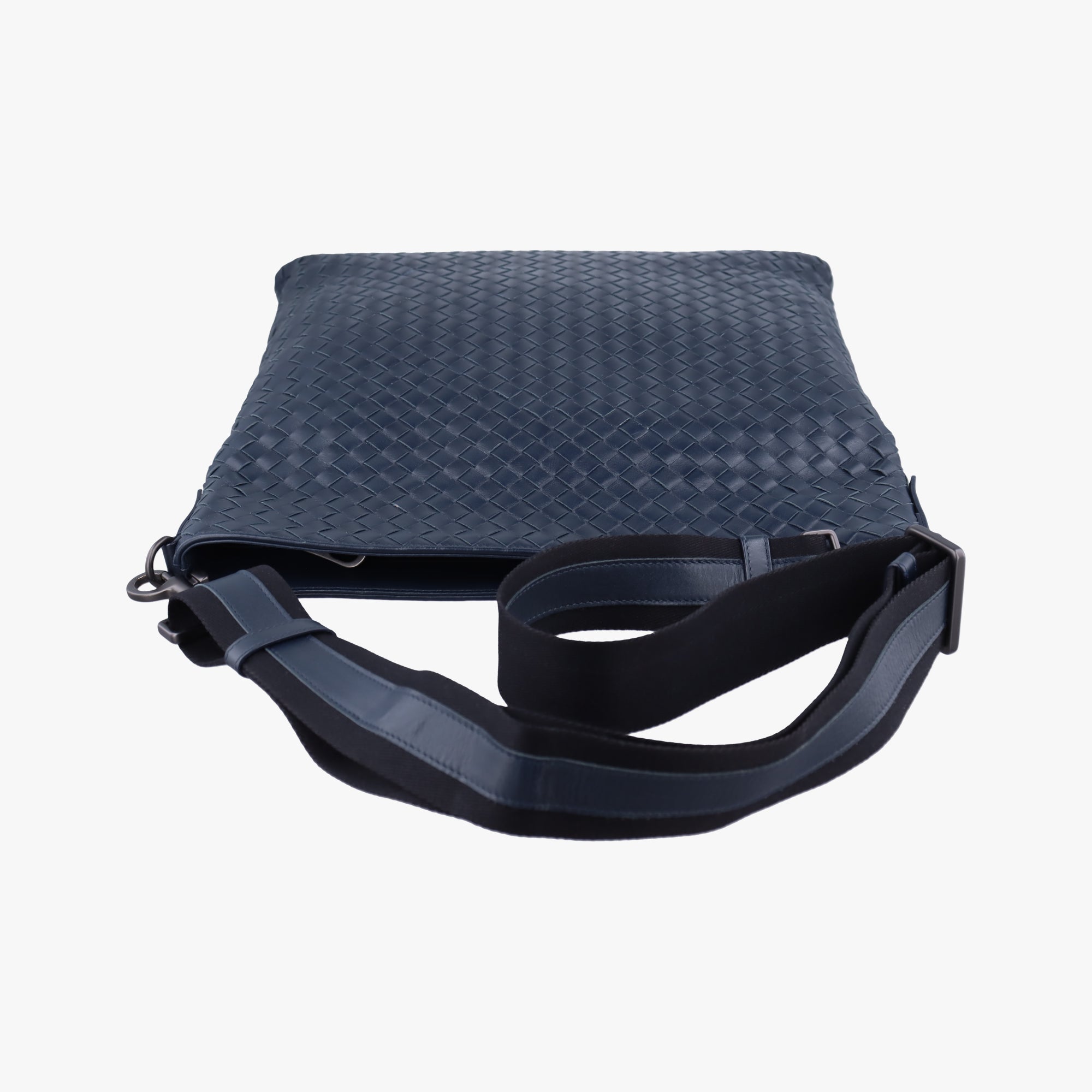 Intrecciato Navy lambskin B03555600Uイントレチャート ネイビー ラムスキン B03555600U