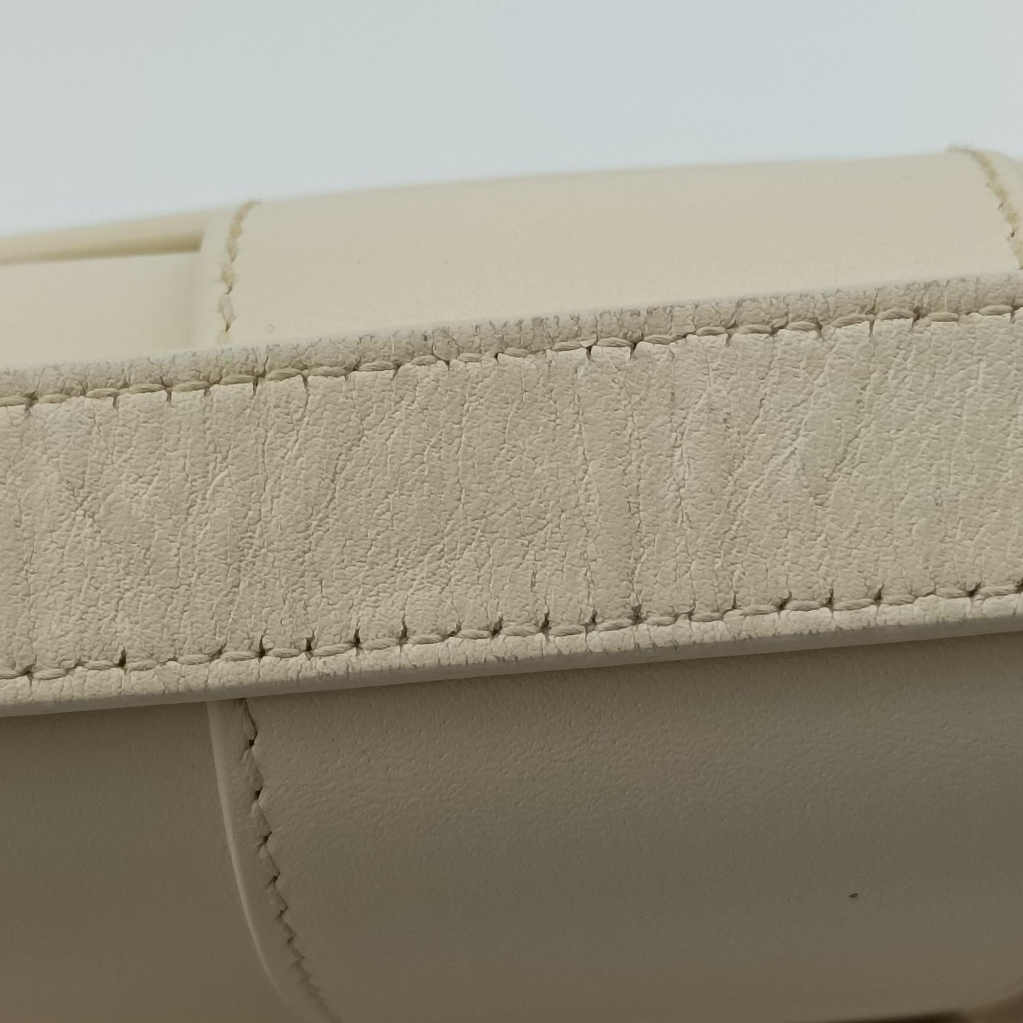 30 Montaigne White leather 29-MA-110930モンテーニュ ホワイト レザー 29-MA-1109