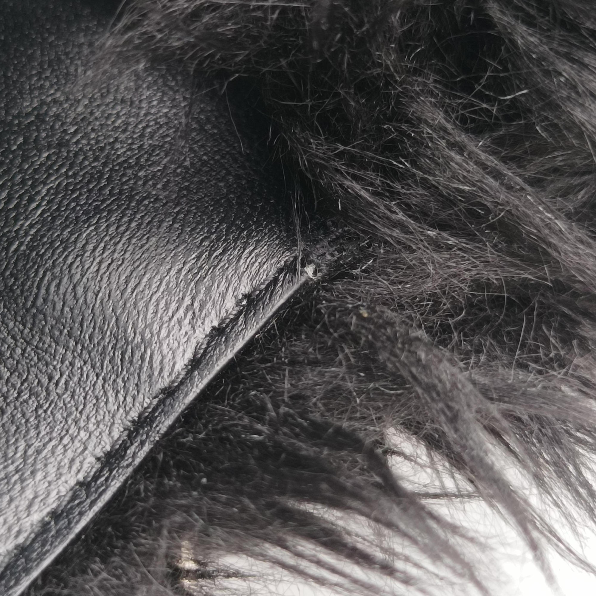 Hourglass Black Faux fur 676933.1000.S.1317アワーグラス ブラック フェイクファー 676933.1000.S.1317