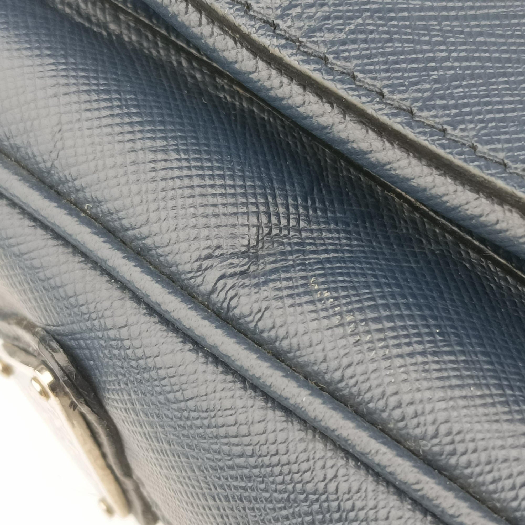 Push-Lock Briefcases Navy Saffiano Leather 134プッシュロックブリーフケース ネービー サフィアーノレザー 134