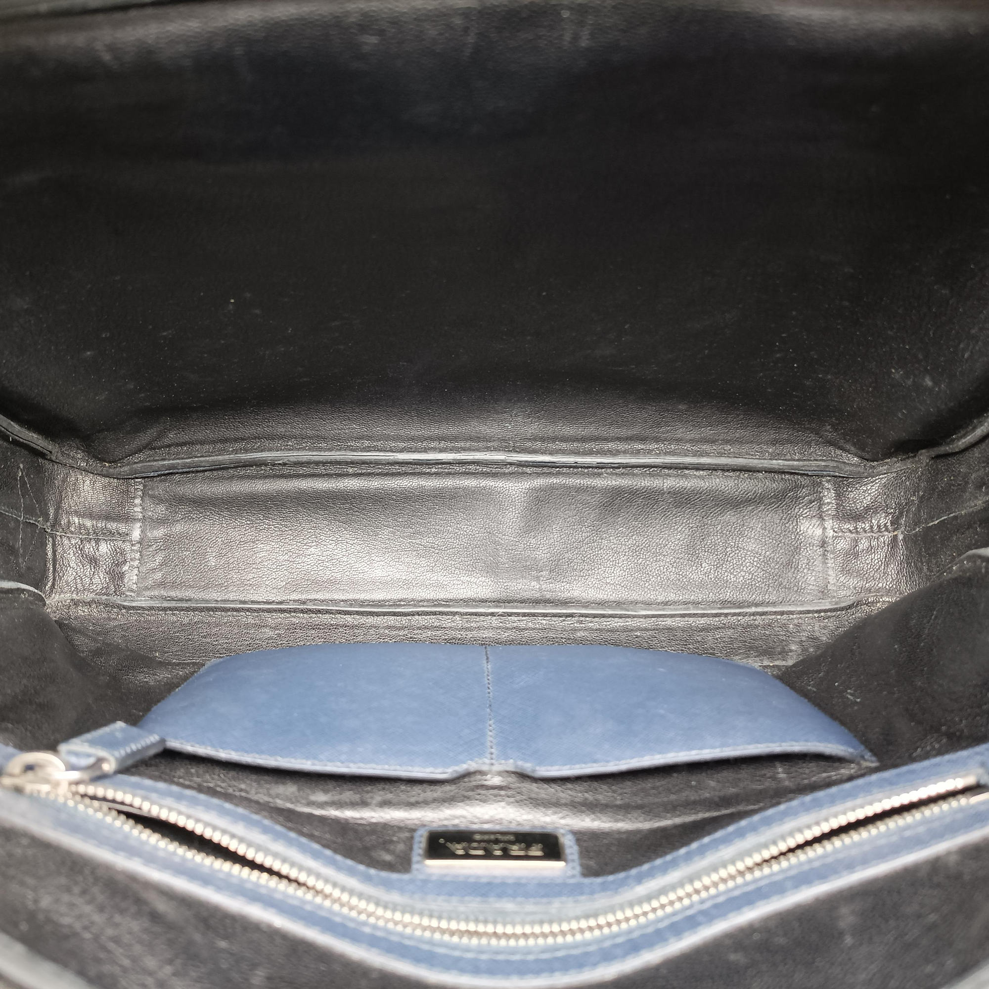 Push-Lock Briefcases Navy Saffiano Leather 134プッシュロックブリーフケース ネービー サフィアーノレザー 134