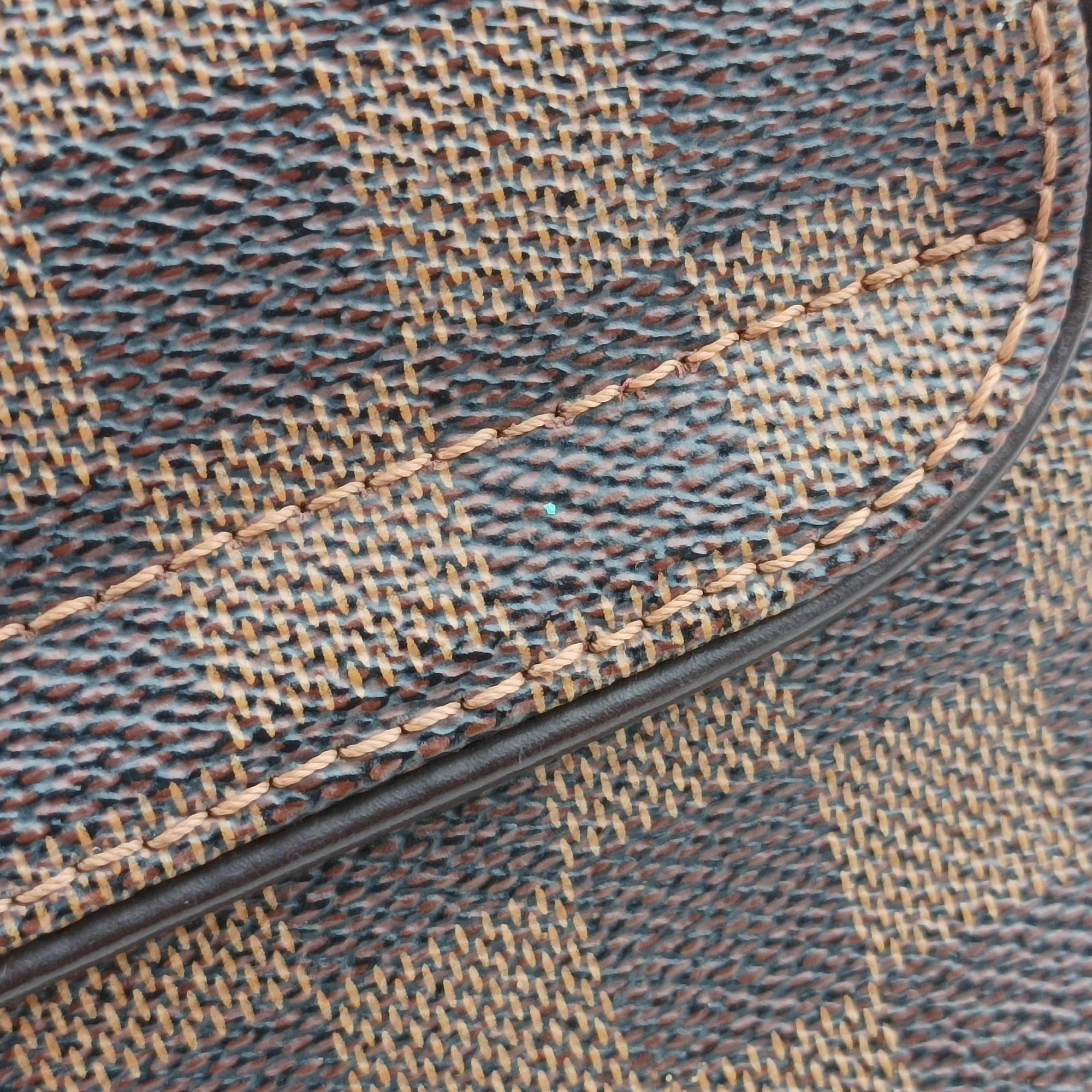 BERGAMO MM EBENE Damier Canvas N41168 FL0182ベルガモMM エベヌ ダミエキャンバス N41168 FL0182