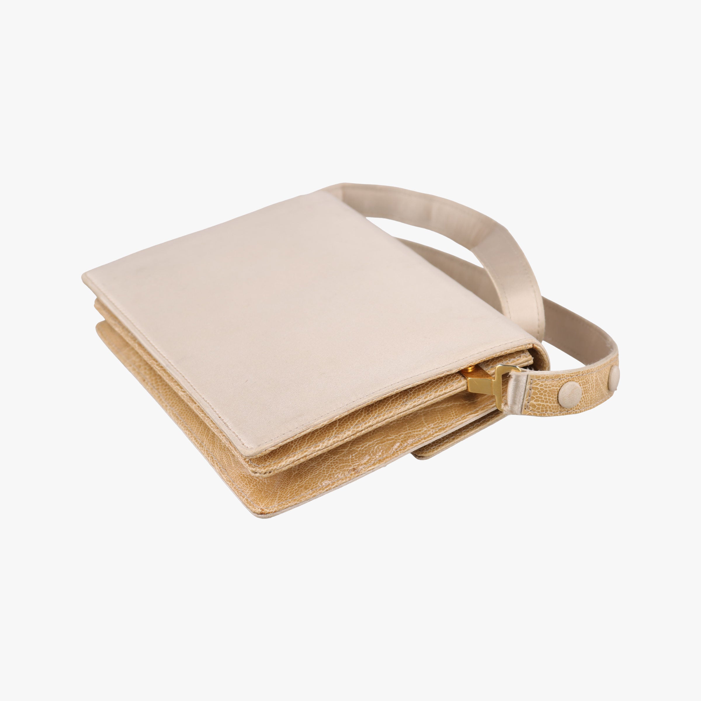 Square Flap Beige silk×leather 831507 83150790982スクエアフラップ ベージュ シルク×レザー 831507 83150790982