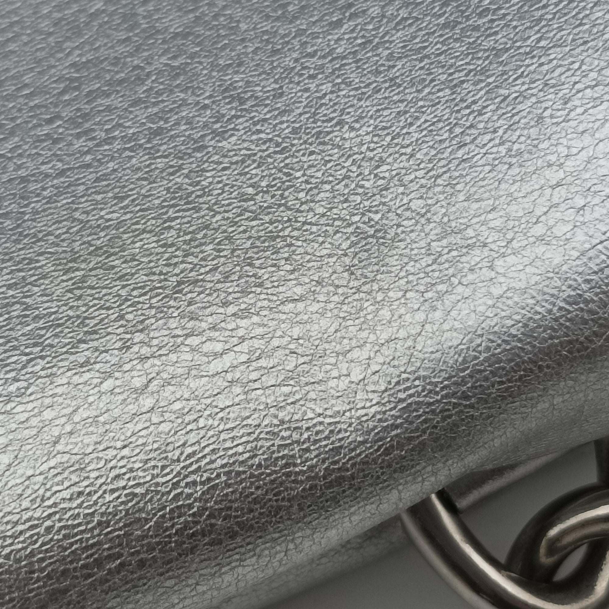 Half Flap Double Turn Lock Silver Leather 25ハーフフラップダブルターンロック シルバー レザー 25