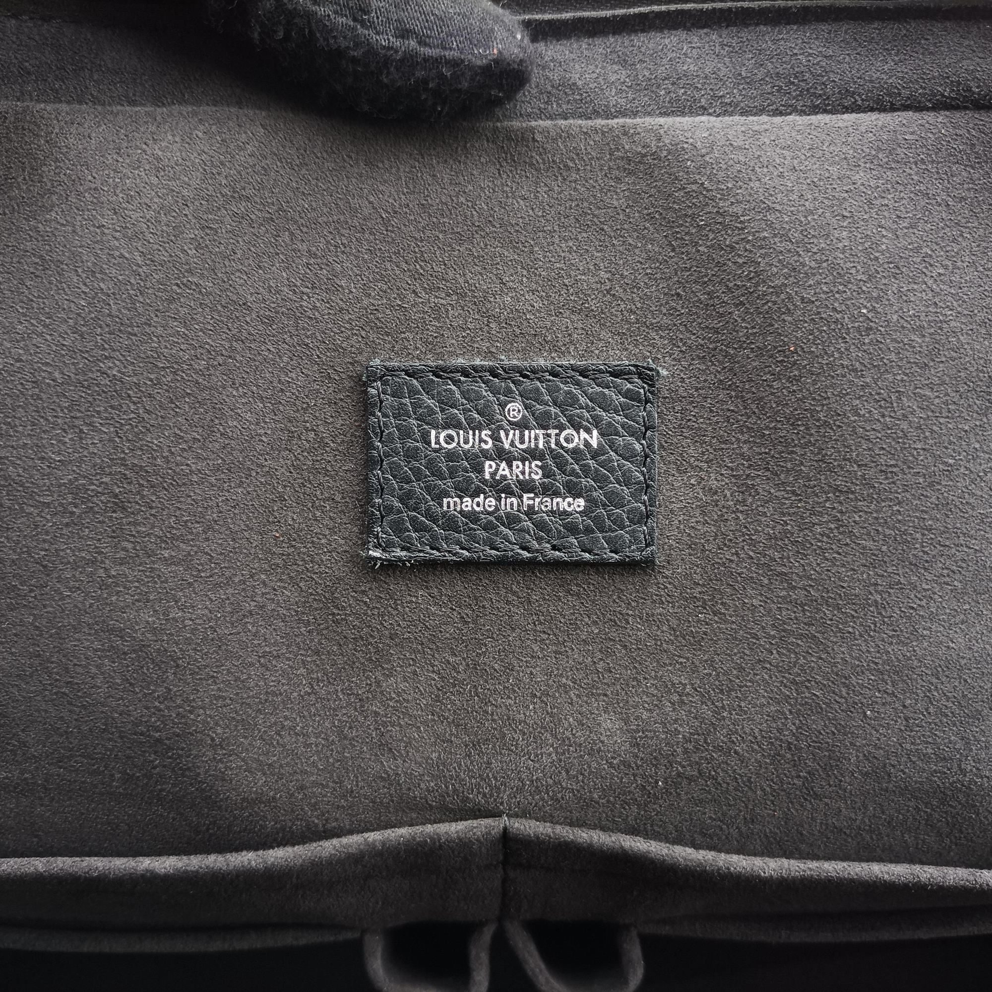 Victor Noir Taurillon Leather M41352 AH3155ヴィクトール ノワール トリヨン レザー M41352 AH3155