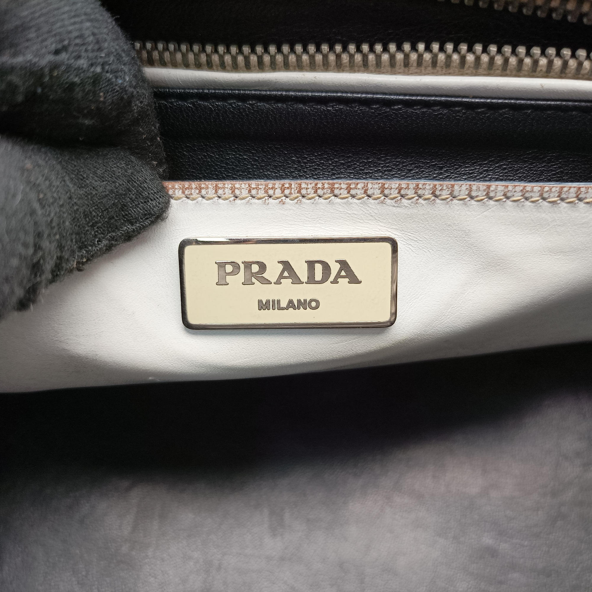 Vitello Vintage Studded Sound White Leather 110ヴィテッロ ヴィンテージ スタッデッド サウンド ホワイト レザー 110