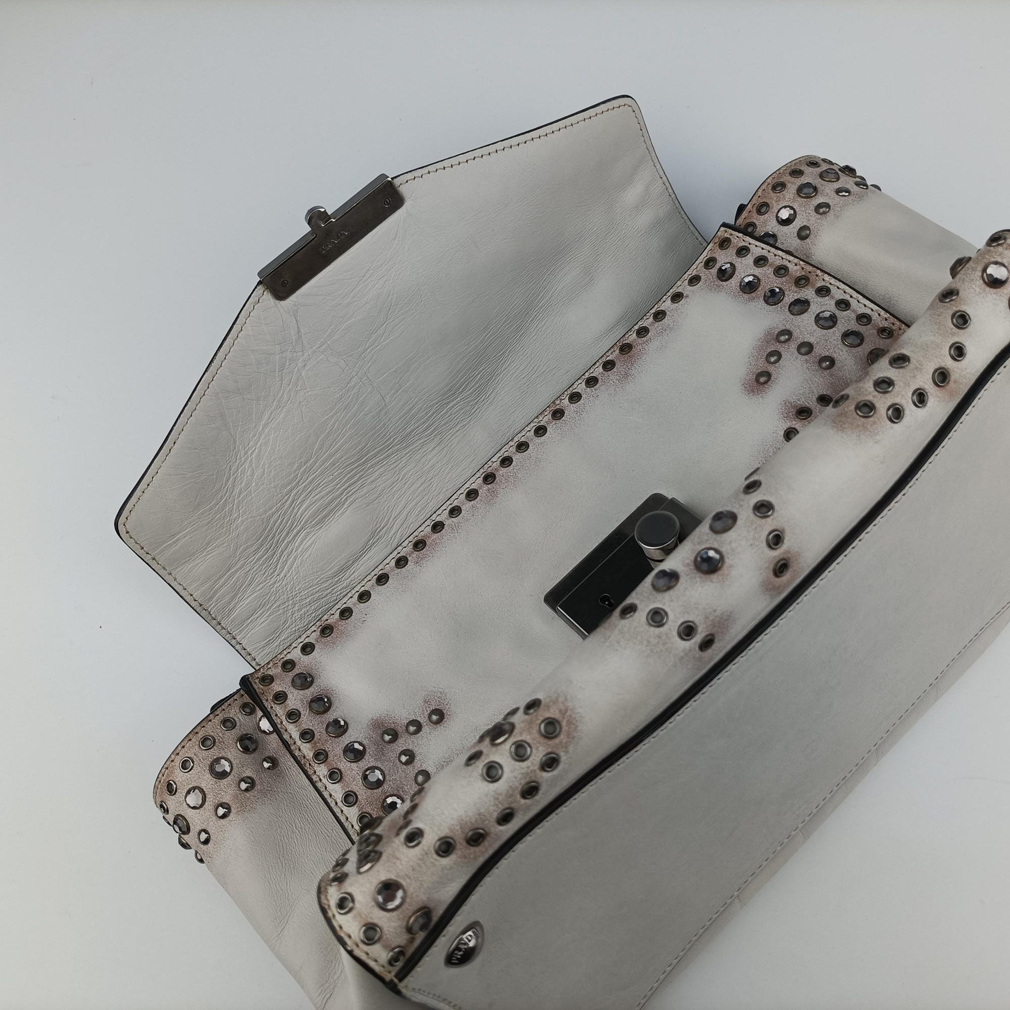 Vitello Vintage Studded Sound White Leather 110ヴィテッロ ヴィンテージ スタッデッド サウンド ホワイト レザー 110