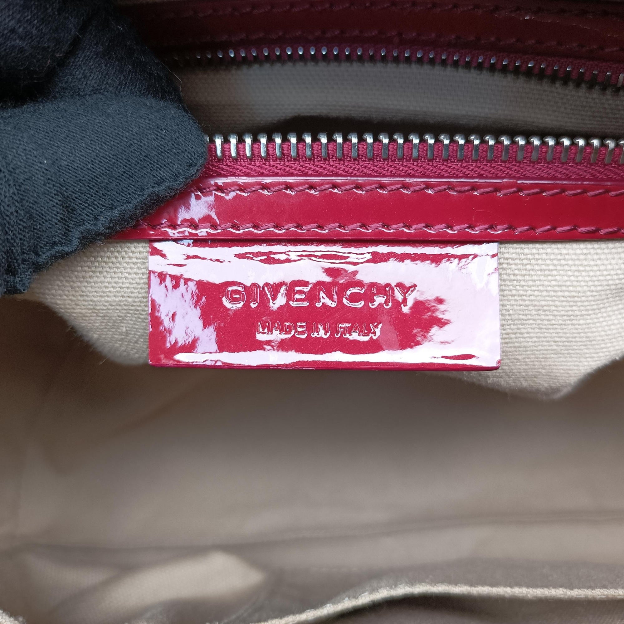 Antigona Red Patent ZE1114アンティゴナ レッド パテント ZE1114
