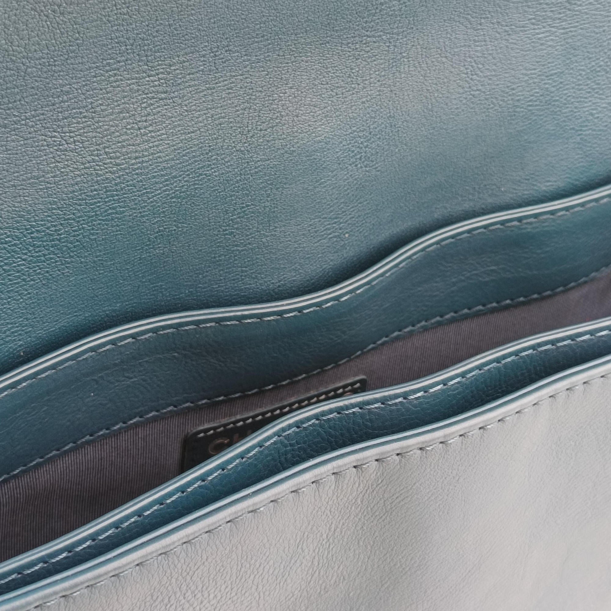BOY CHANEL Blue Leather A67948 18938141ボーイシャネル ブルー レザー A67948 18938141