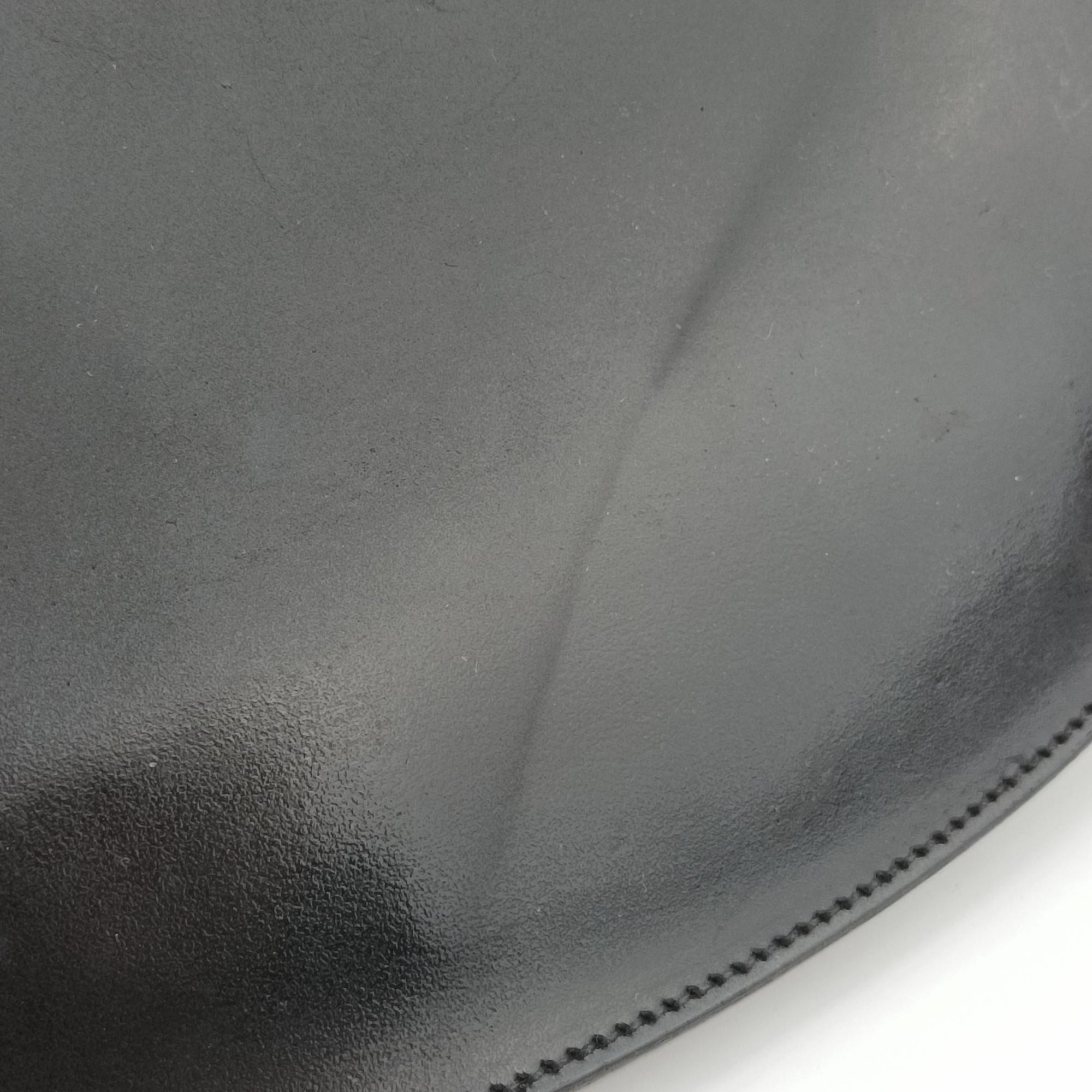 Half Moon Flap Black Leather B11231 145ハーフムーン フラップ ブラック レザー B11231 145