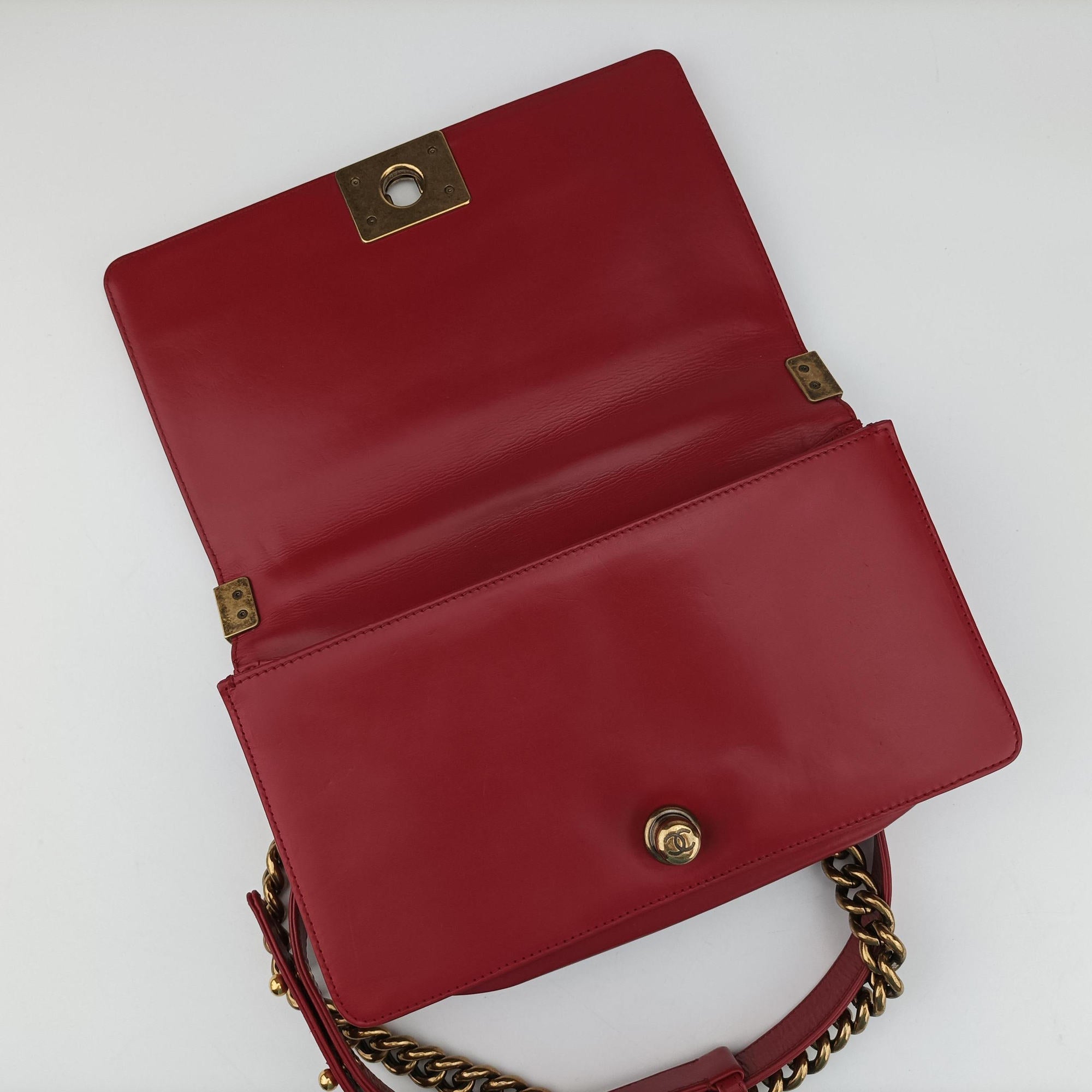 BOY CHANEL Red Leather A66713 15642116ボーイシャネル レッド レザー A66713 15642116