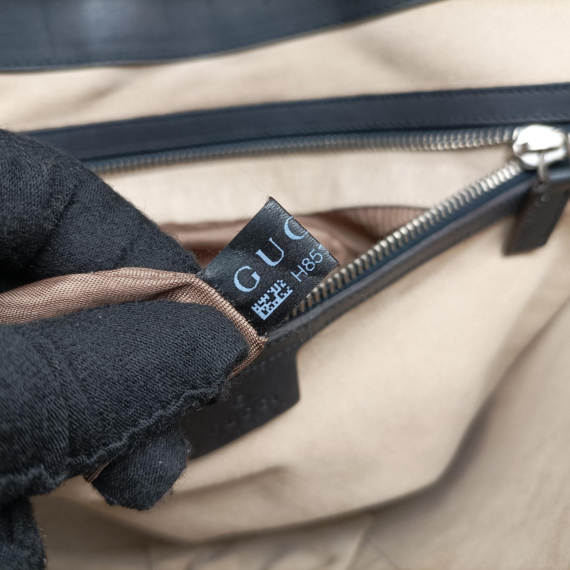 MessengerBlackLeatherH8517592メッセンジャーブラック レザーH8517592