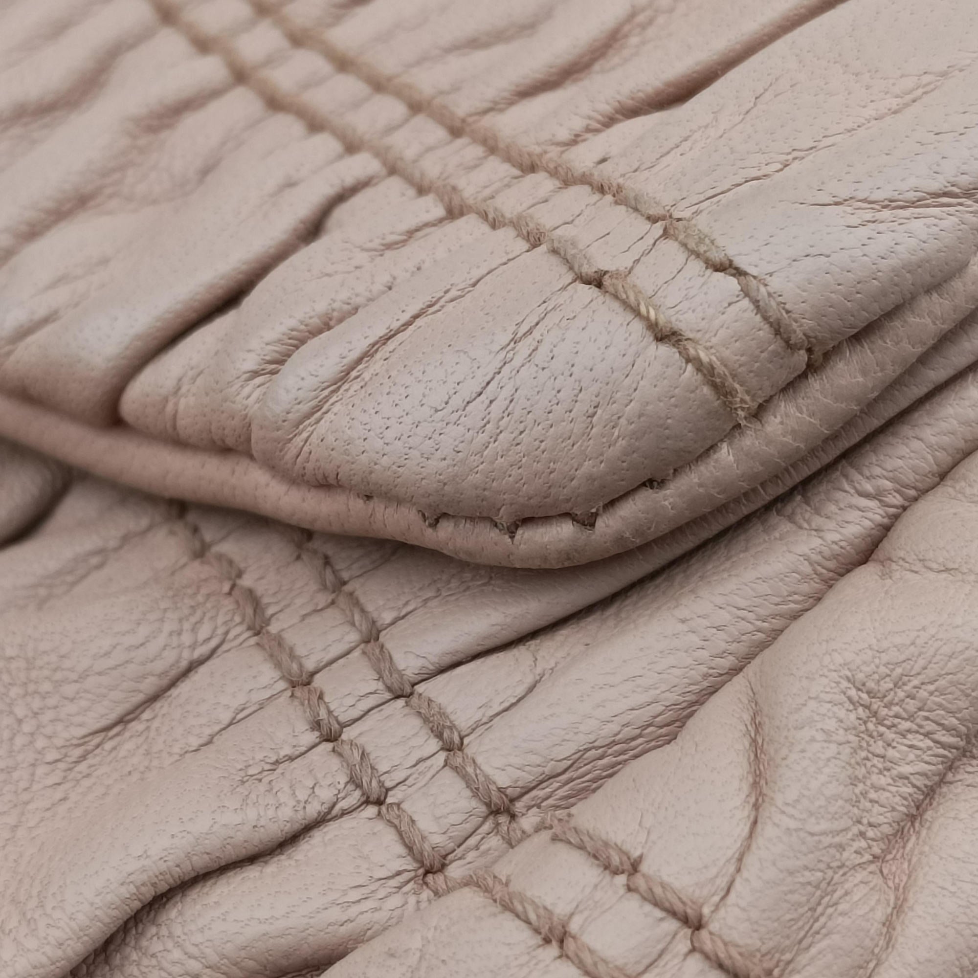 Gaufre Logo Flap Pink Nappa Leather BT0939 7/Qギャザー ロゴフラップ ピンク ナッパレザー BT0939 7/Q
