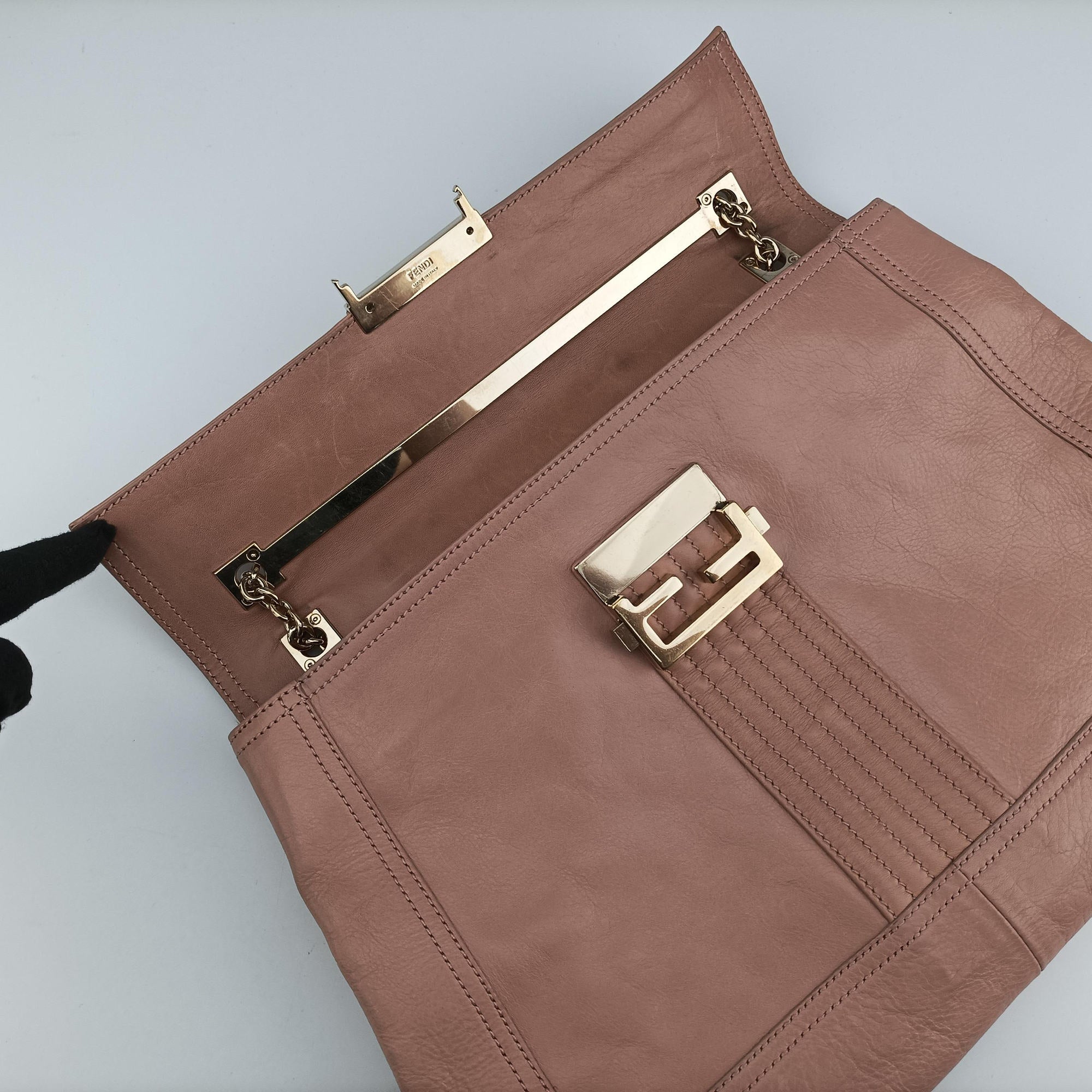 Maxi Baguette Flap Pink Leather 8BT143 8BT143-ZM1 109-2579マキシ バゲット フラップ ピンク レザー 8BT143 8BT143-ZM1 109-2579