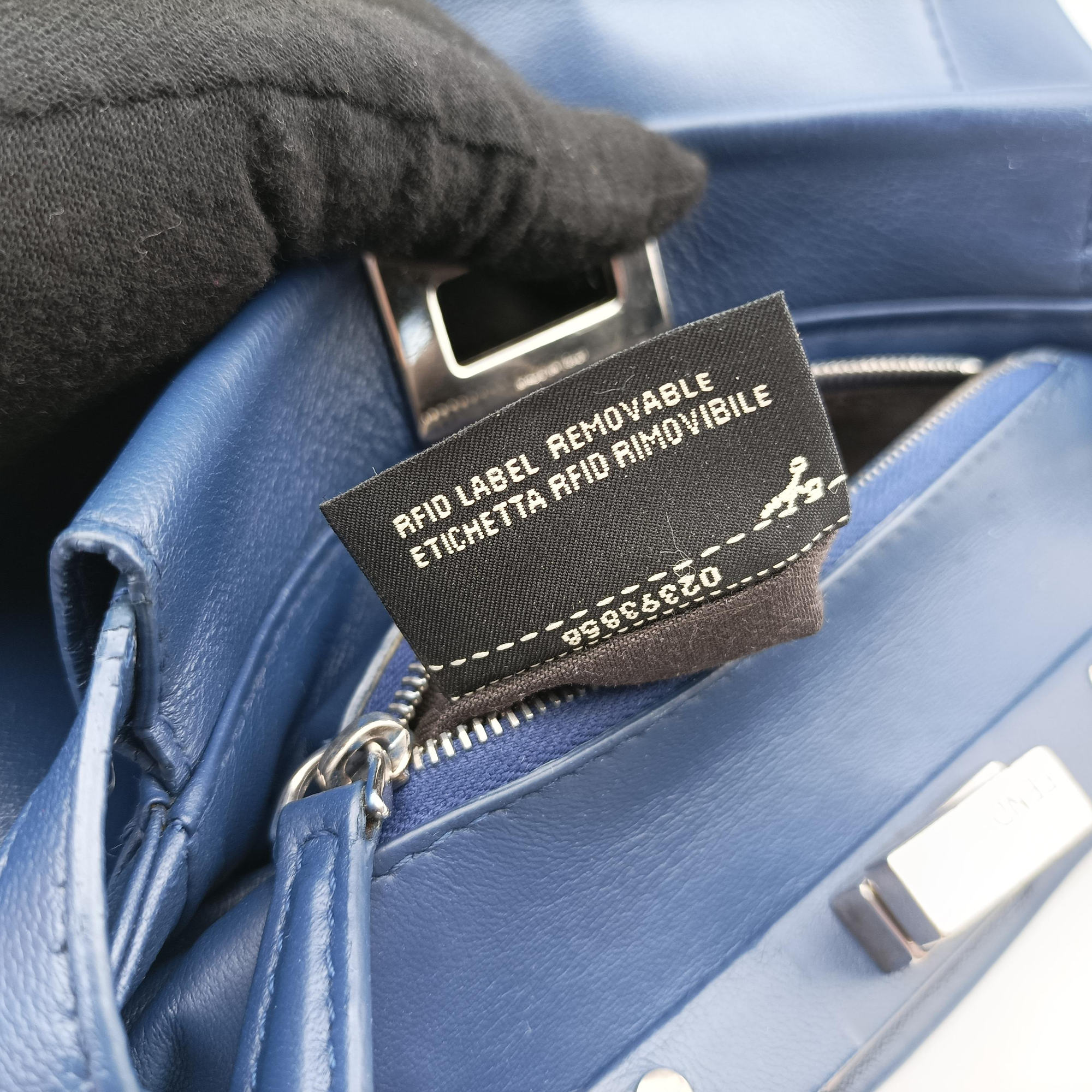 PEEKABOO mini Blue Leather 8BN244 8BN244-K4P-178-10429ピーカブー ミニ ブルー レザー 8BN244 8BN244-K4P-178-10429