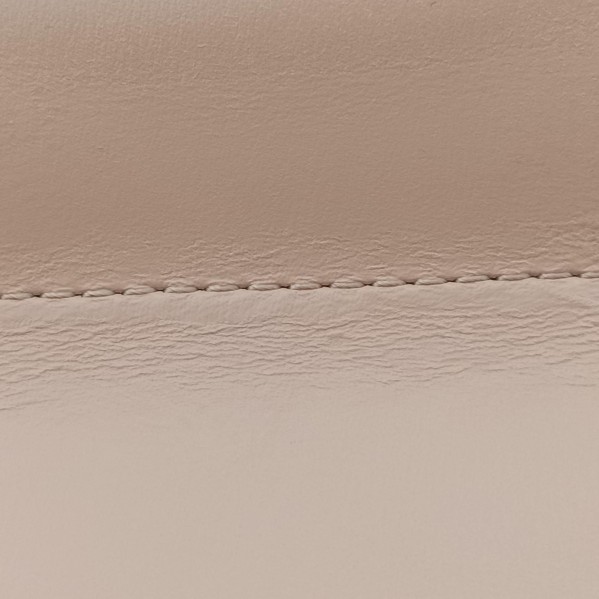 Brillant Beige Leather FO4Hブリリアント ベージュ レザー FO4H