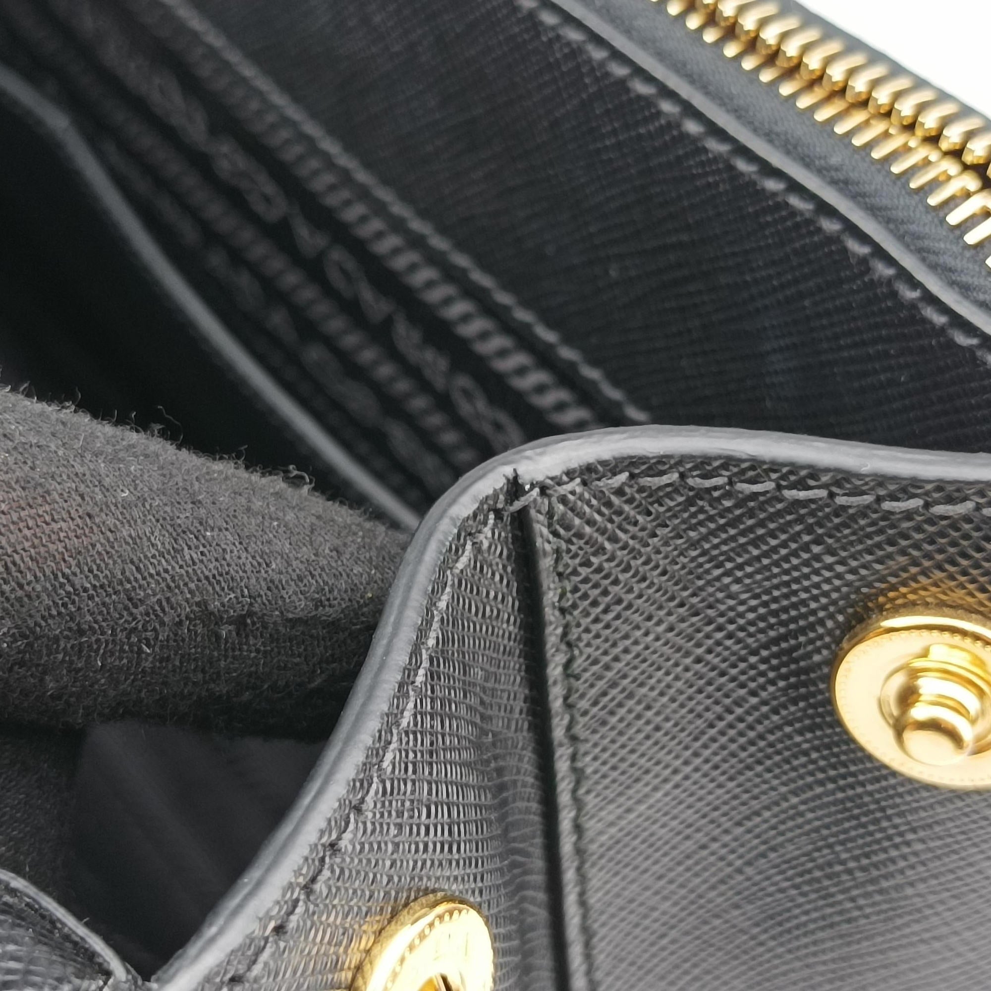 Galleria Black SAFFIANO Leather 1BA274 25ガレリア ブラック サフィアーノレザー 1BA274 25