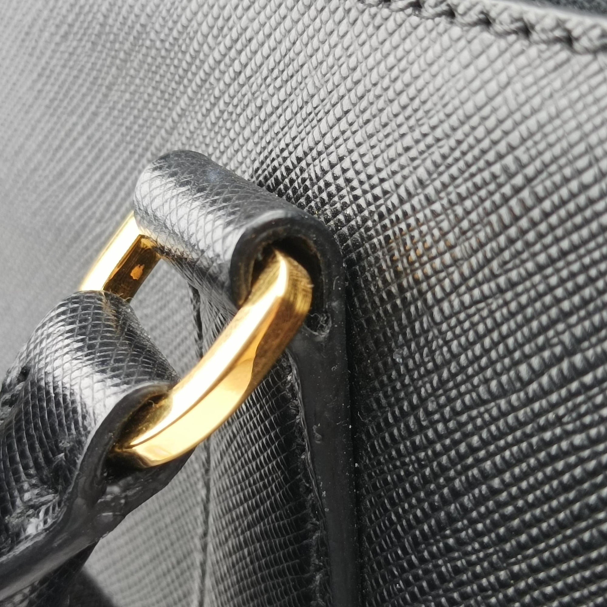 Galleria Black SAFFIANO Leather 1BA274 25ガレリア ブラック サフィアーノレザー 1BA274 25