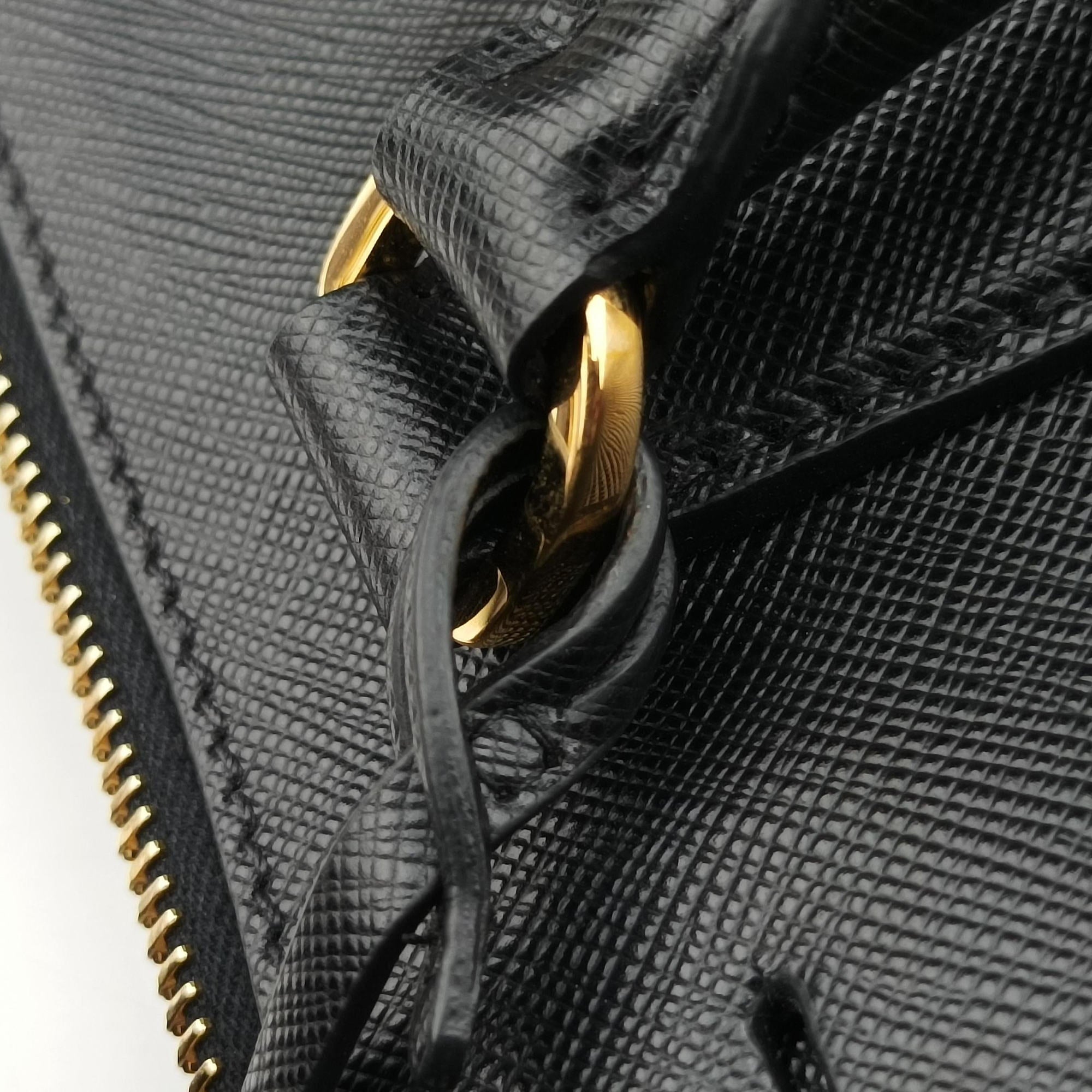 Galleria Black SAFFIANO Leather 1BA274 25ガレリア ブラック サフィアーノレザー 1BA274 25