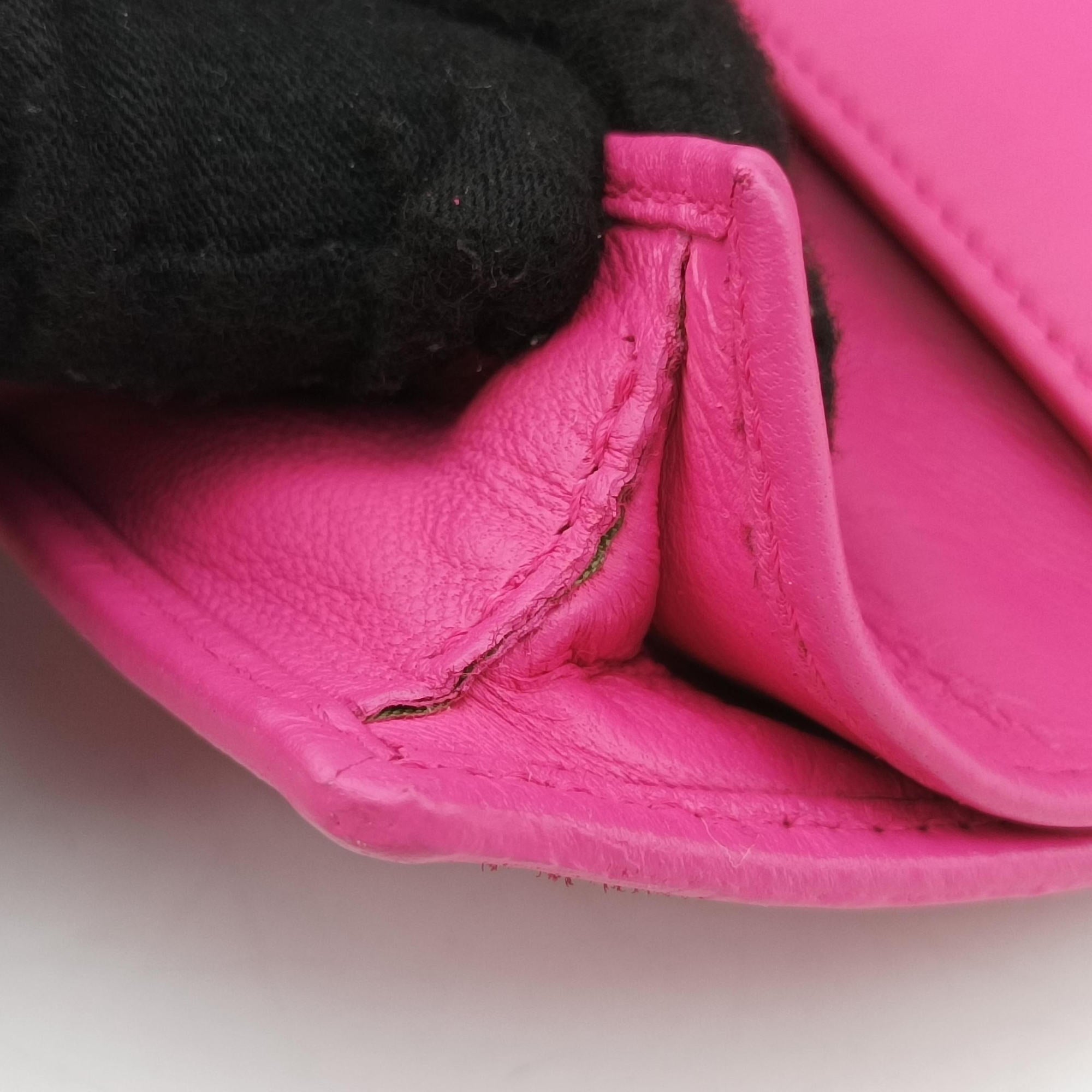 Embossed Logo Rose Leather 8M0219 2401-8M0219-YMY-089エンボス ロゴ ローズ レッド レザー 8M0219 2401-8M0219-YMY-089