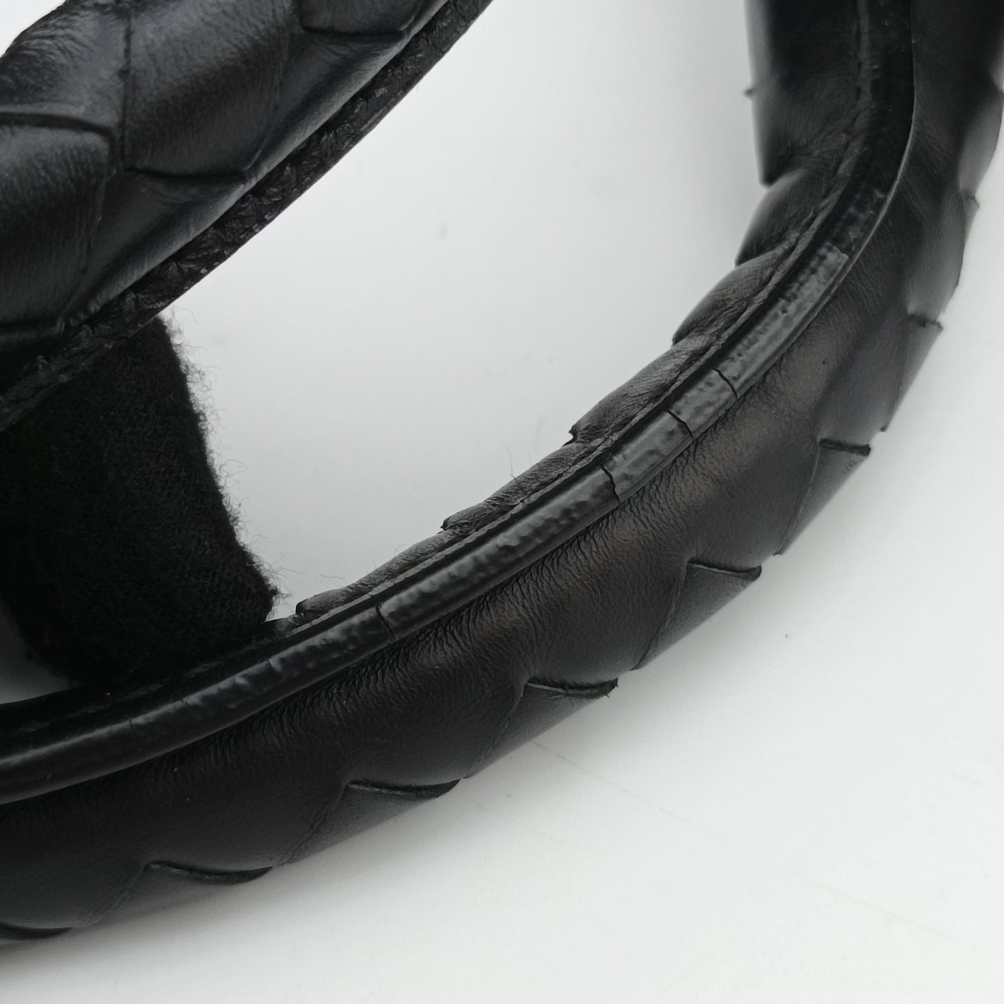 Intrecciato Black lambskin B00613120Nイントレチャート ブラック ラムスキン B00613120N