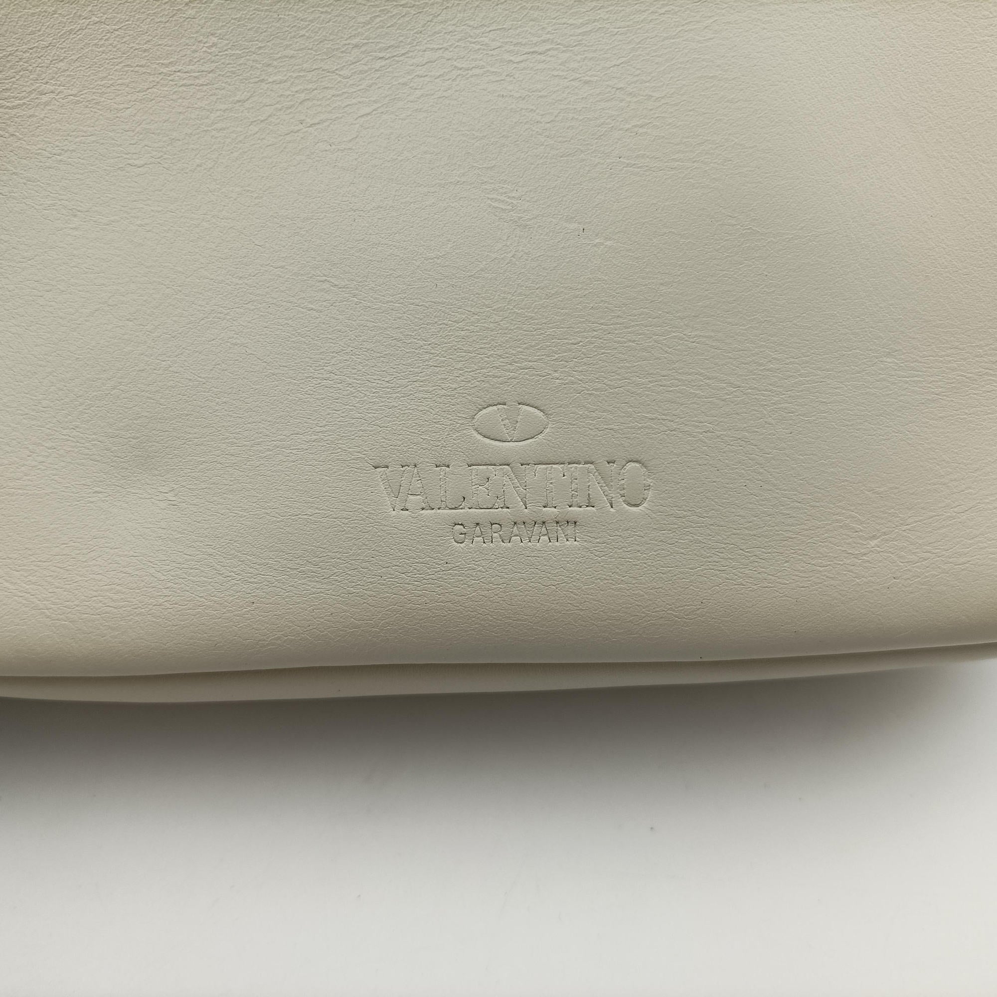 Rockstud Ivory Nappa Leather BL-PB00MIV2ロックスタッズ アイボリー ナッパレザー BL-PB00MIV2