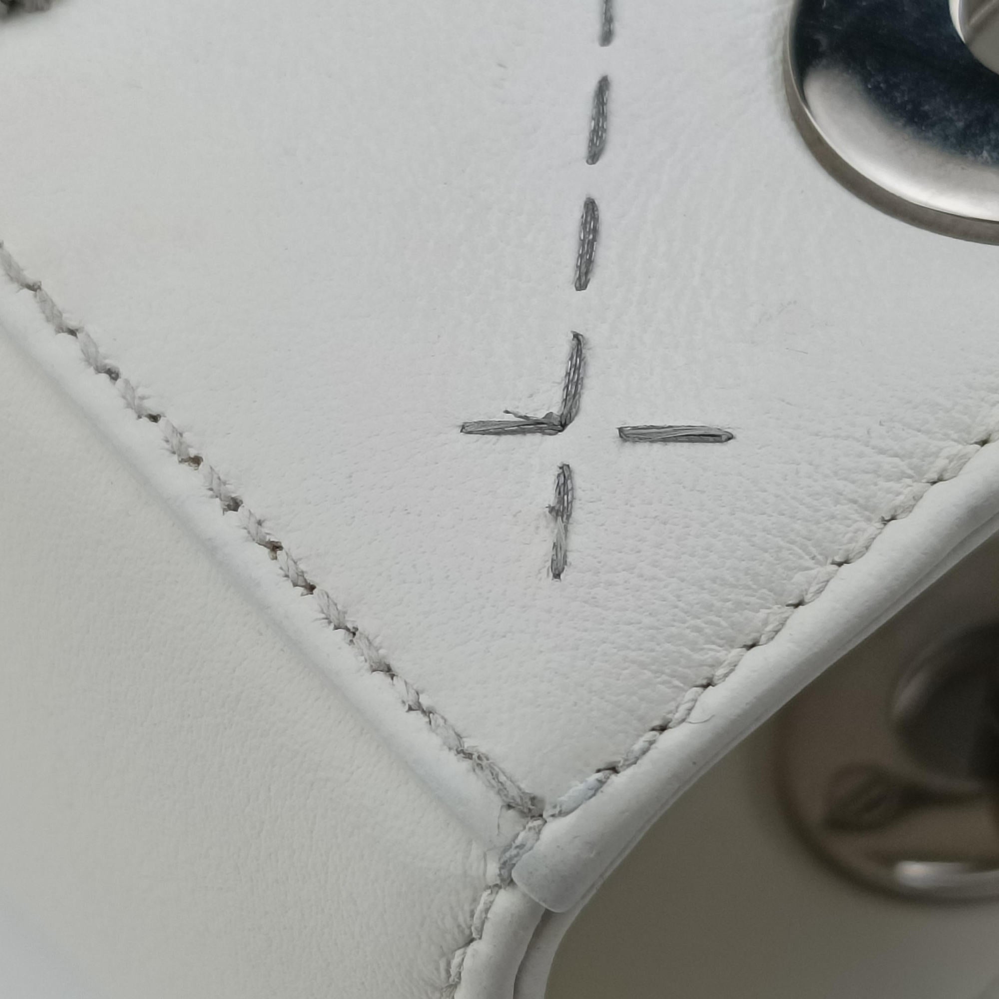 Lady Dior White leather 02-MA-0126レディ ディオール ホワイト レザー 02-MA-0126