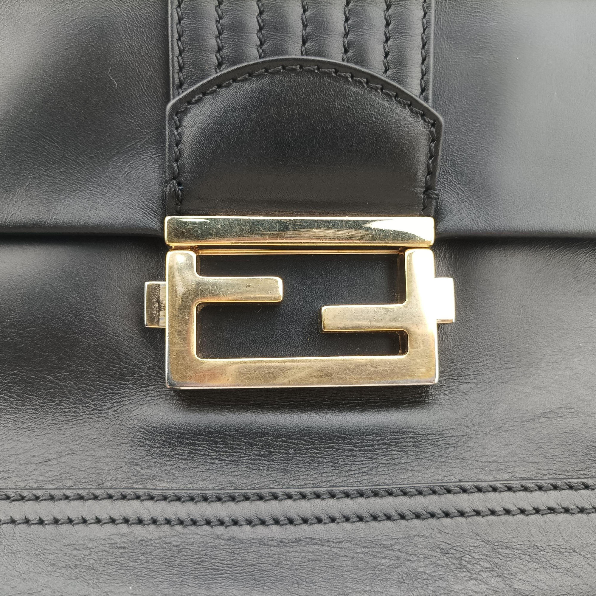 Baguette Chain Flap Black Leather 8BT139 8BT139-A09 128-2566マンマバケット ブラック レザー 8BT139 8BT139-A09 128-2566