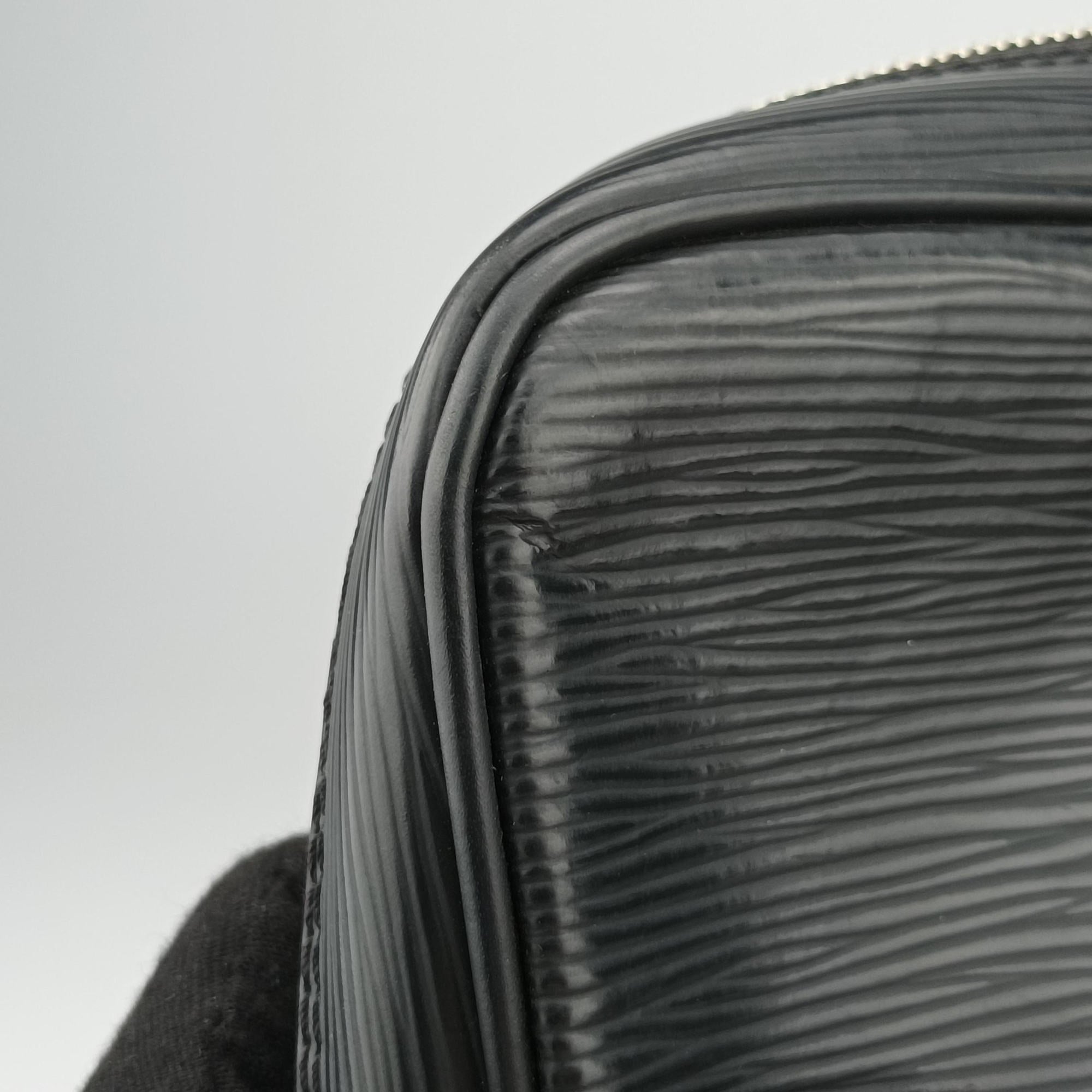 Porto Document Voyage Noir Epi M59162 BA5105ポルトドキュメントボヤージュ ノワール エピ M59162 BA5105