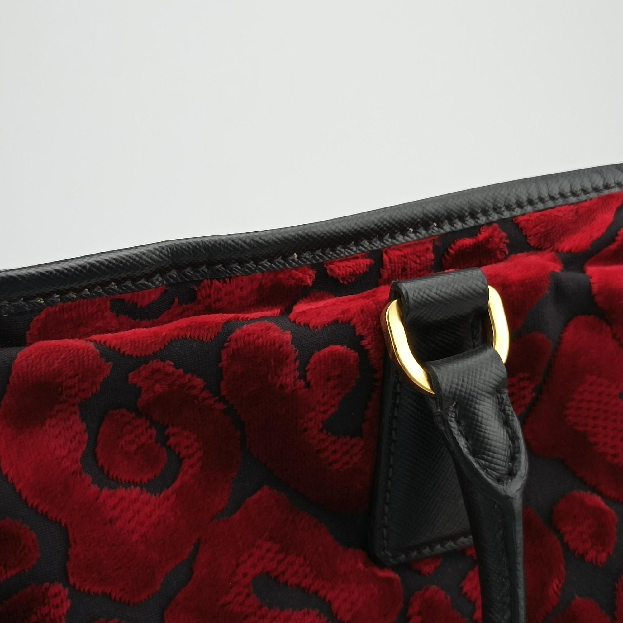 Tessuto Stampato Red × Black Velvet × Saffiano Leather BN1877 180テスート スタンパト レッド × ブラック ベルベット × サフィアーノ BN1877 180