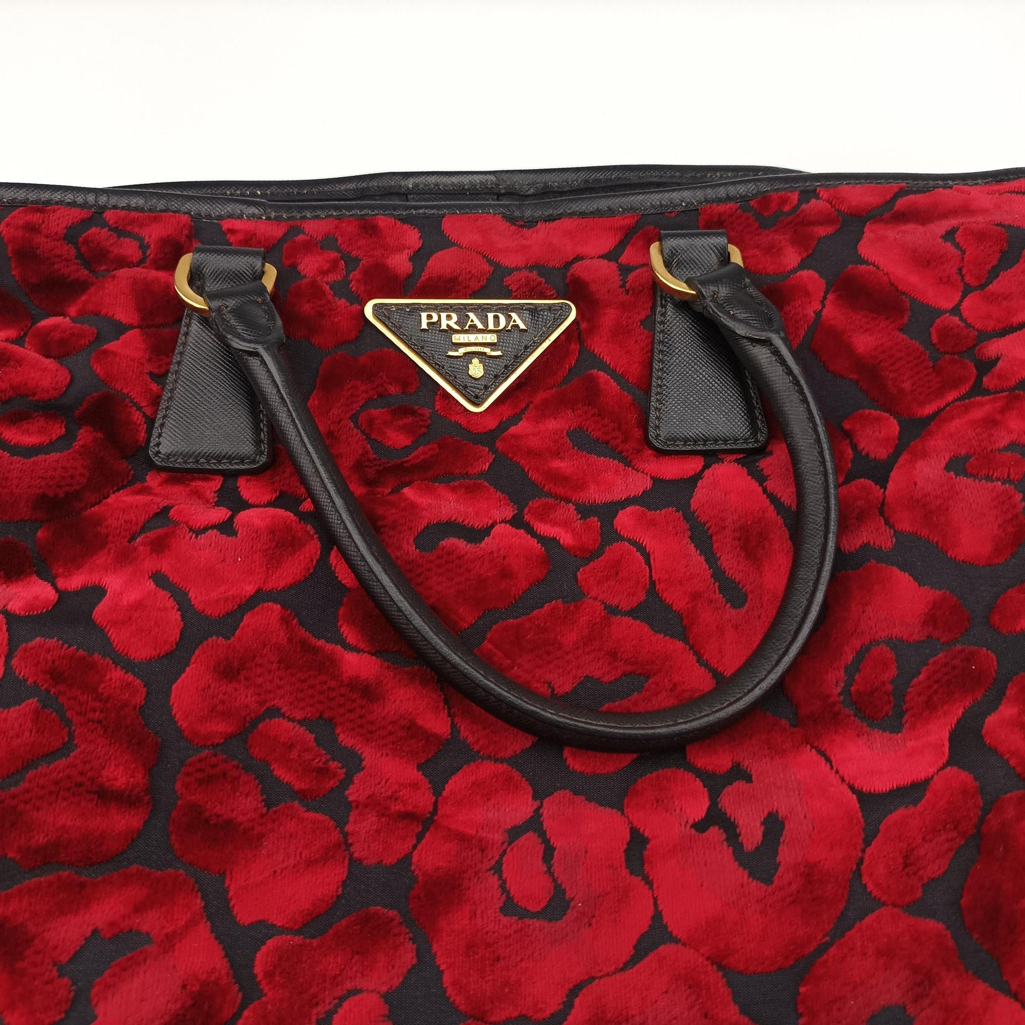 Tessuto Stampato Red × Black Velvet × Saffiano Leather BN1877 180テスート スタンパト レッド × ブラック ベルベット × サフィアーノ BN1877 180