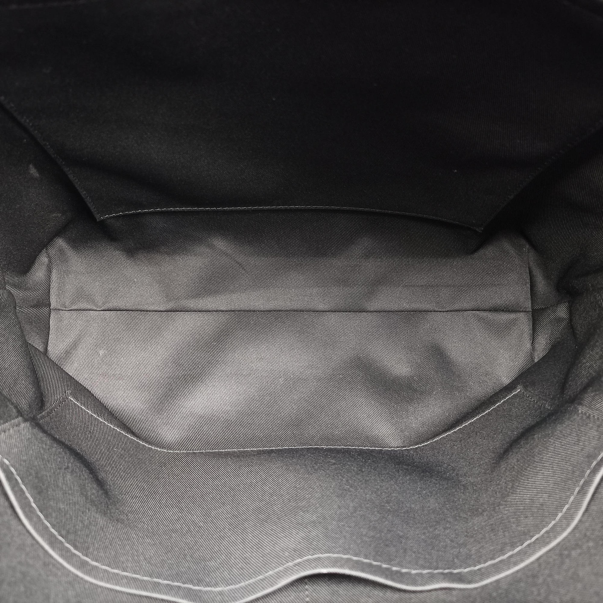 Explorer Noir Monogram Eclipse Canvas M40567 AR2107エクスプローラー ノワール モノグラム エクリプス キャンバス M40567 AR2107