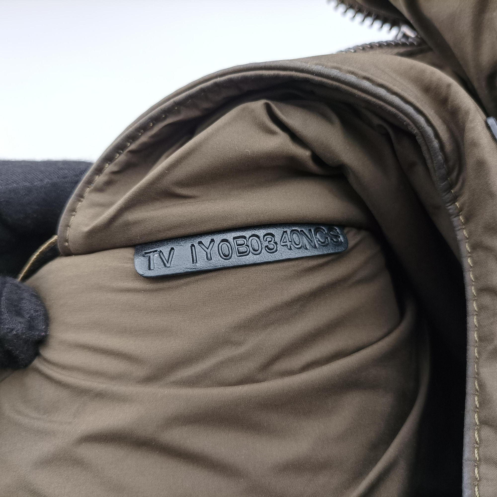 Rockstud Brown x Multicolor nylonx Leather TV IY0B0340NCSロックスタッド ブラウンxマルチカラー ナイロンx レザー TV IY0B0340NCS