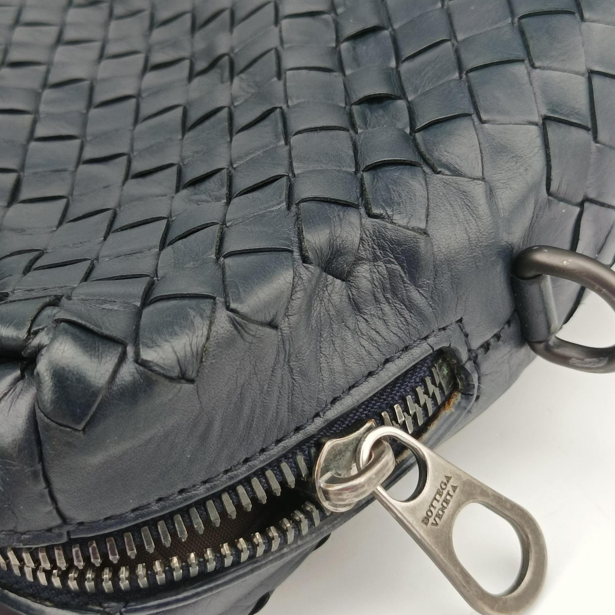 Intrecciato Briefcase Navy lambskin B05100682Rイントレチャート ブリーフケース ネイビー ラムスキン B05100682R