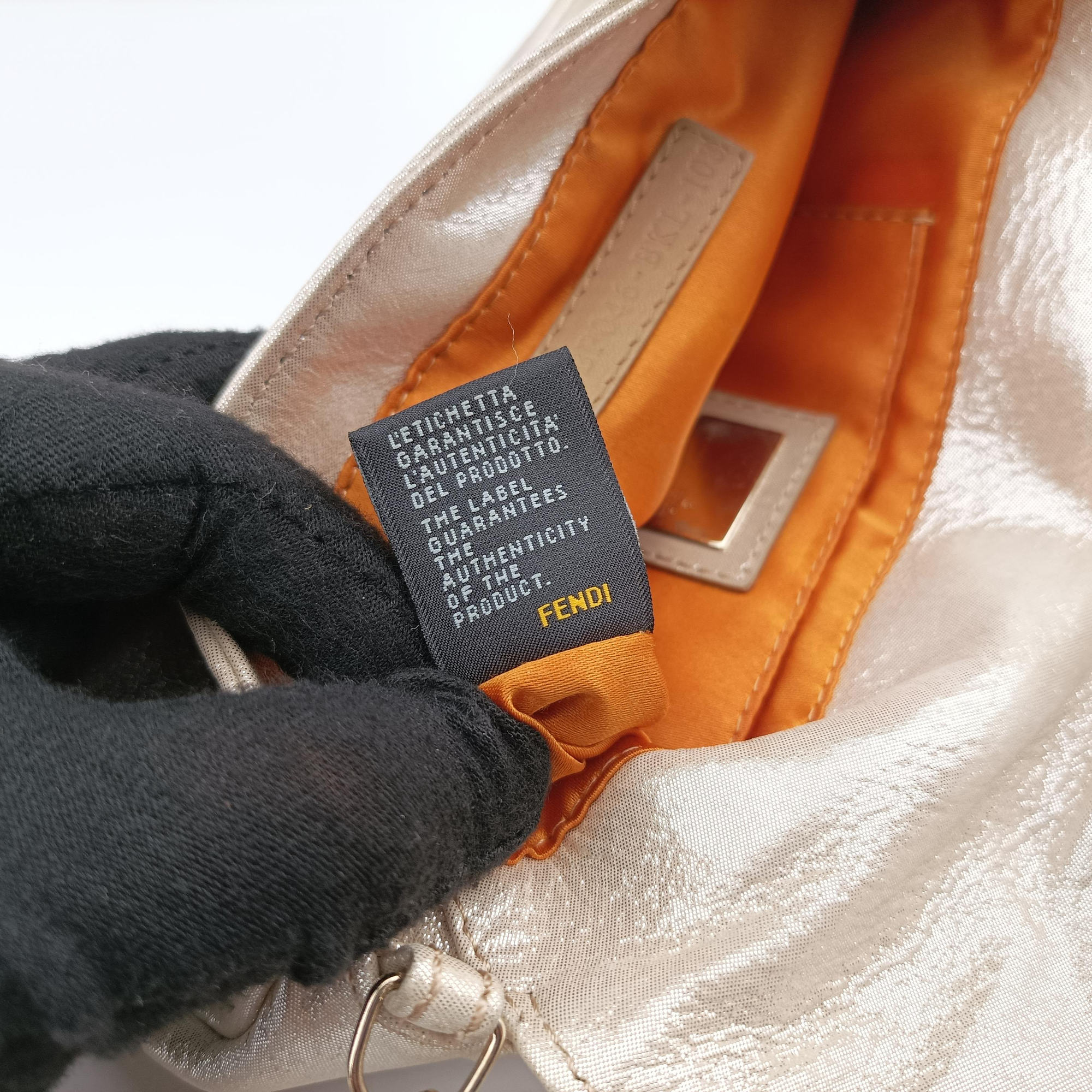 Mia Pochette Golden Leather 8BP046 2258-8BP046-BKL-108ミア ポシェット ゴールド レザー 8BP046 2258-8BP046-BKL-108