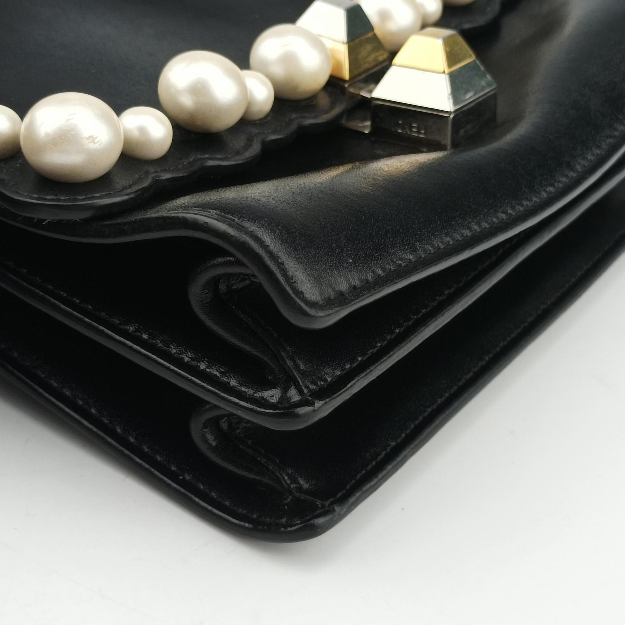 Studded Kan I Black Leather 8M0381 8M0381 A0ZR 188-8241スタッズ キャナイ ブラック レザー 8M0381 8M0381 A0ZR 188-8241