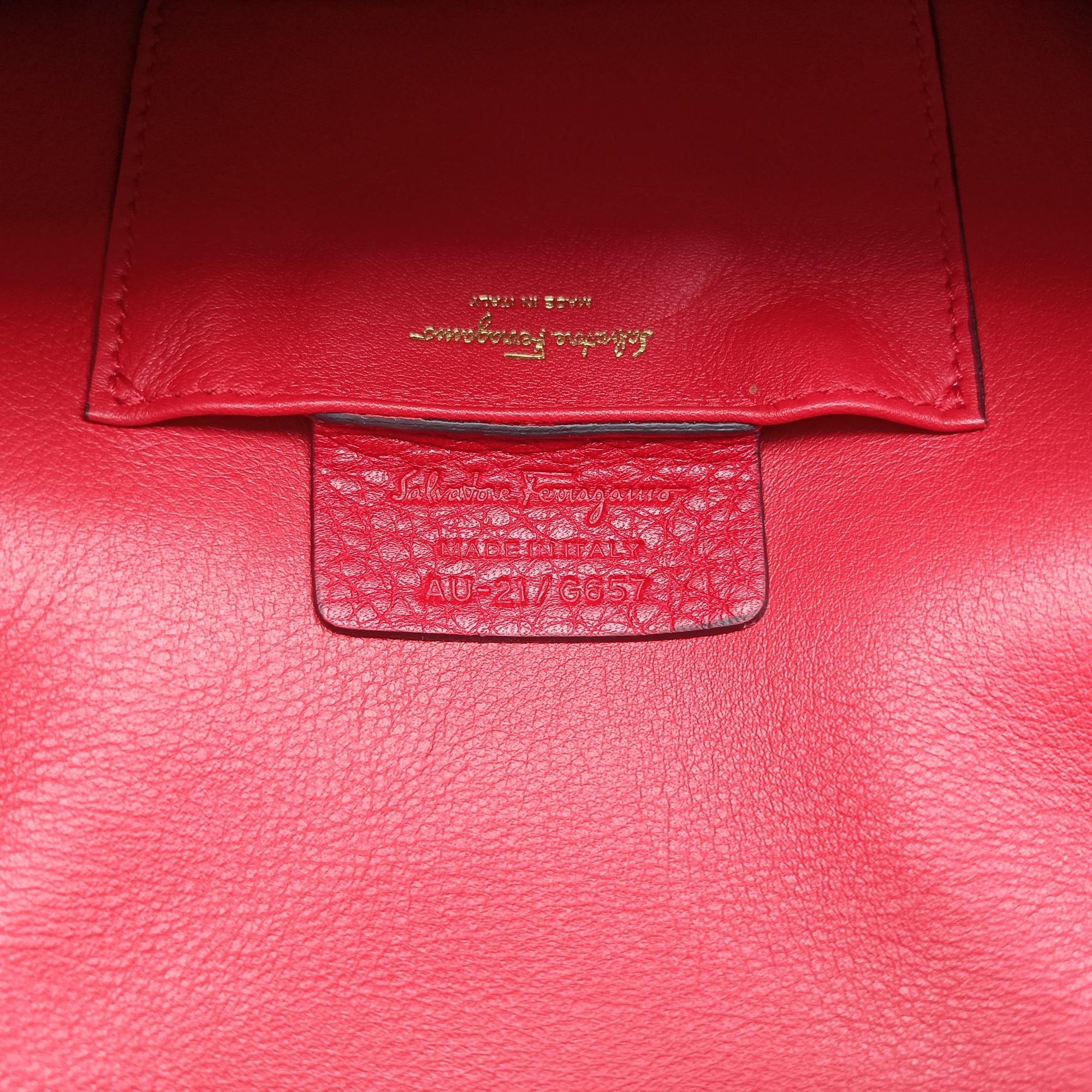 Vara Red Leather AU-21/G657ヴァラ レッド レザー AU-21/G657