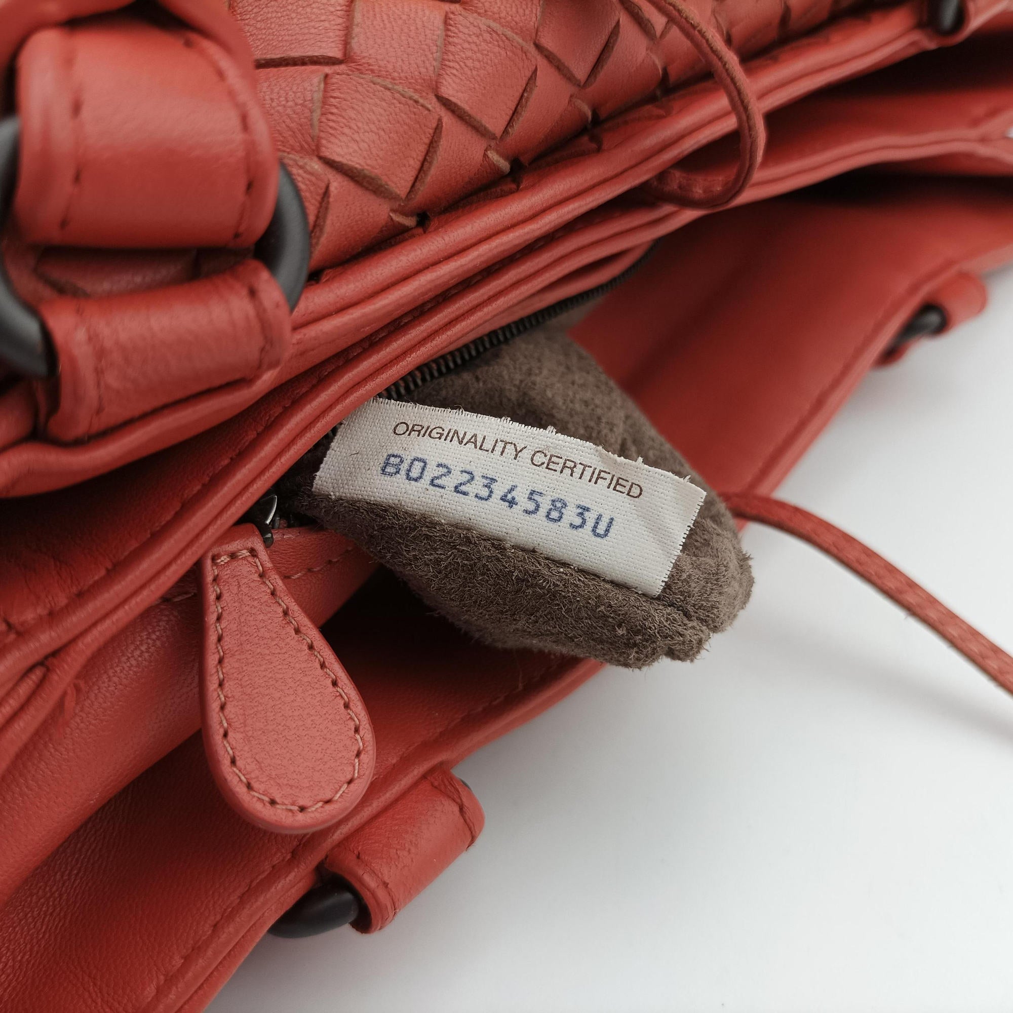Intrecciato Coral red lambskin B02234583Uイントレチャート コーラルレッド ラムスキン B02234583U
