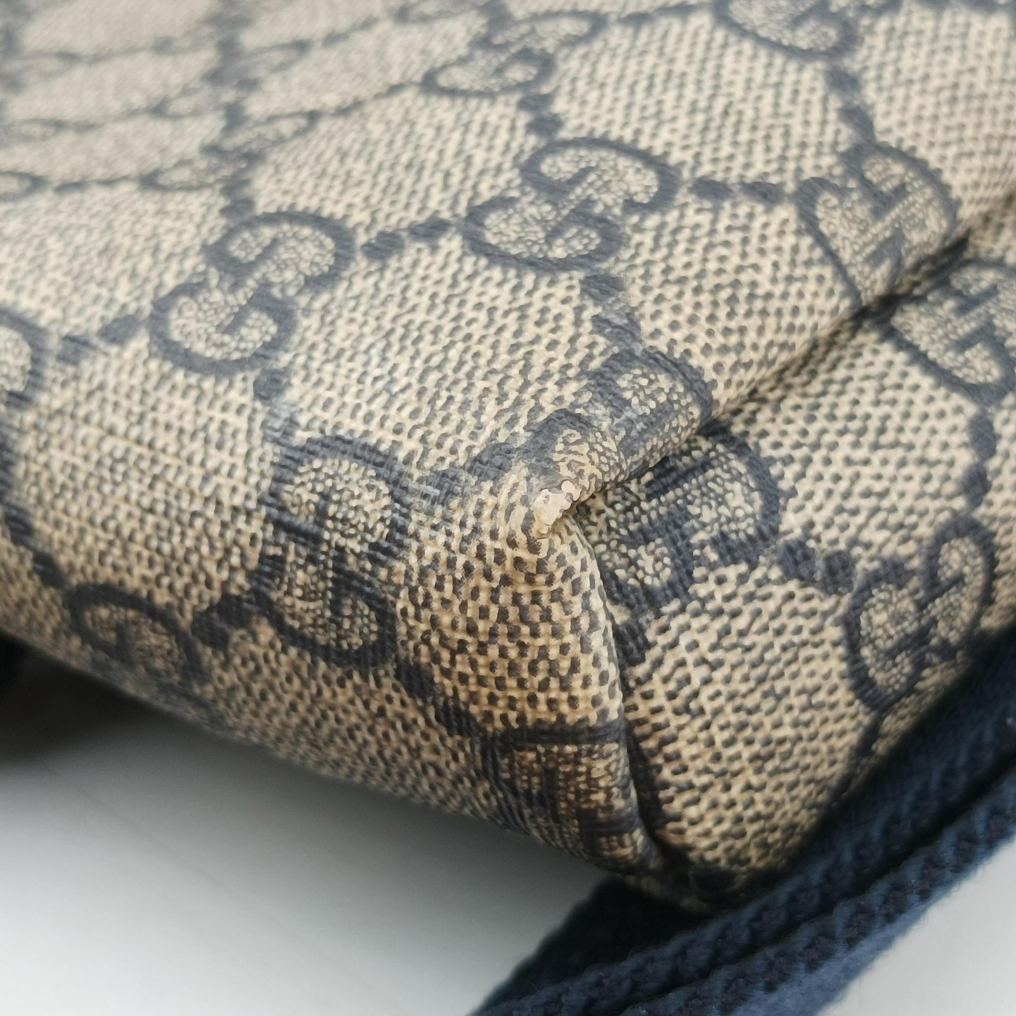 GG Plus GG Supreme beige×navy PVC coated canvas×Leather 223666 B011361882GGプラス GGスプリーム ベージュ×ネイビー PVCコーティングキャンバス×レザー 223666 B011361882