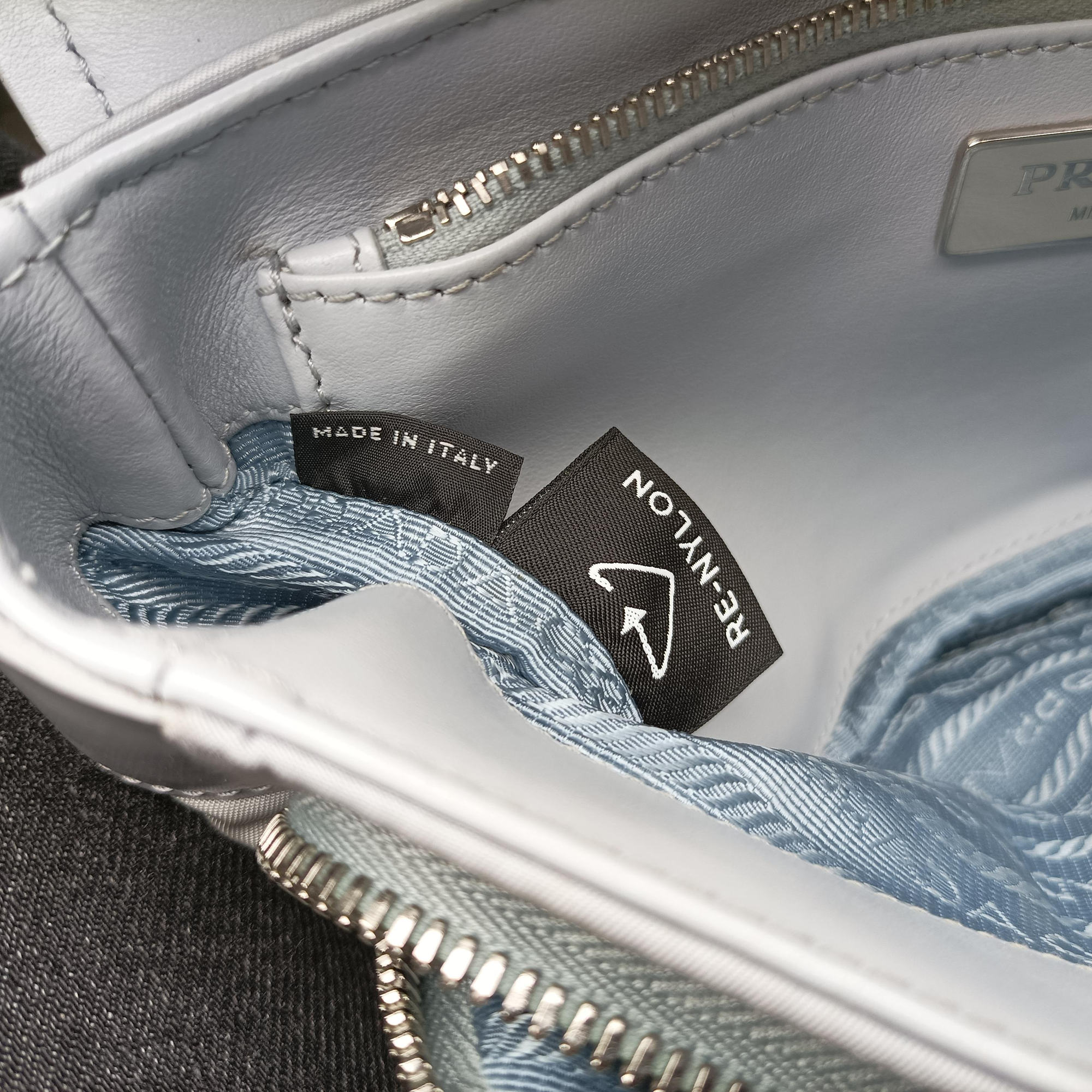 Pocket Blue Nylon × Brushed Leather 1BD295 25 Hポケット ブルー ナイロン×ブラッシュドレザー 1BD295 25 H