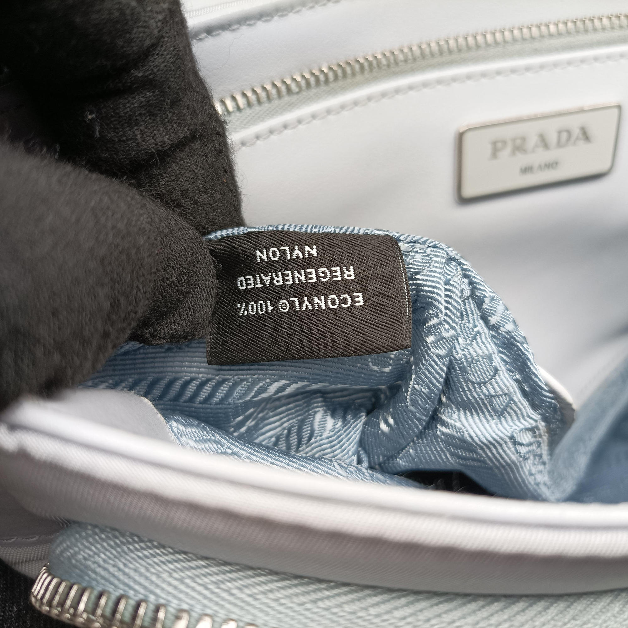 Pocket Blue Nylon × Brushed Leather 1BD295 25 Hポケット ブルー ナイロン×ブラッシュドレザー 1BD295 25 H