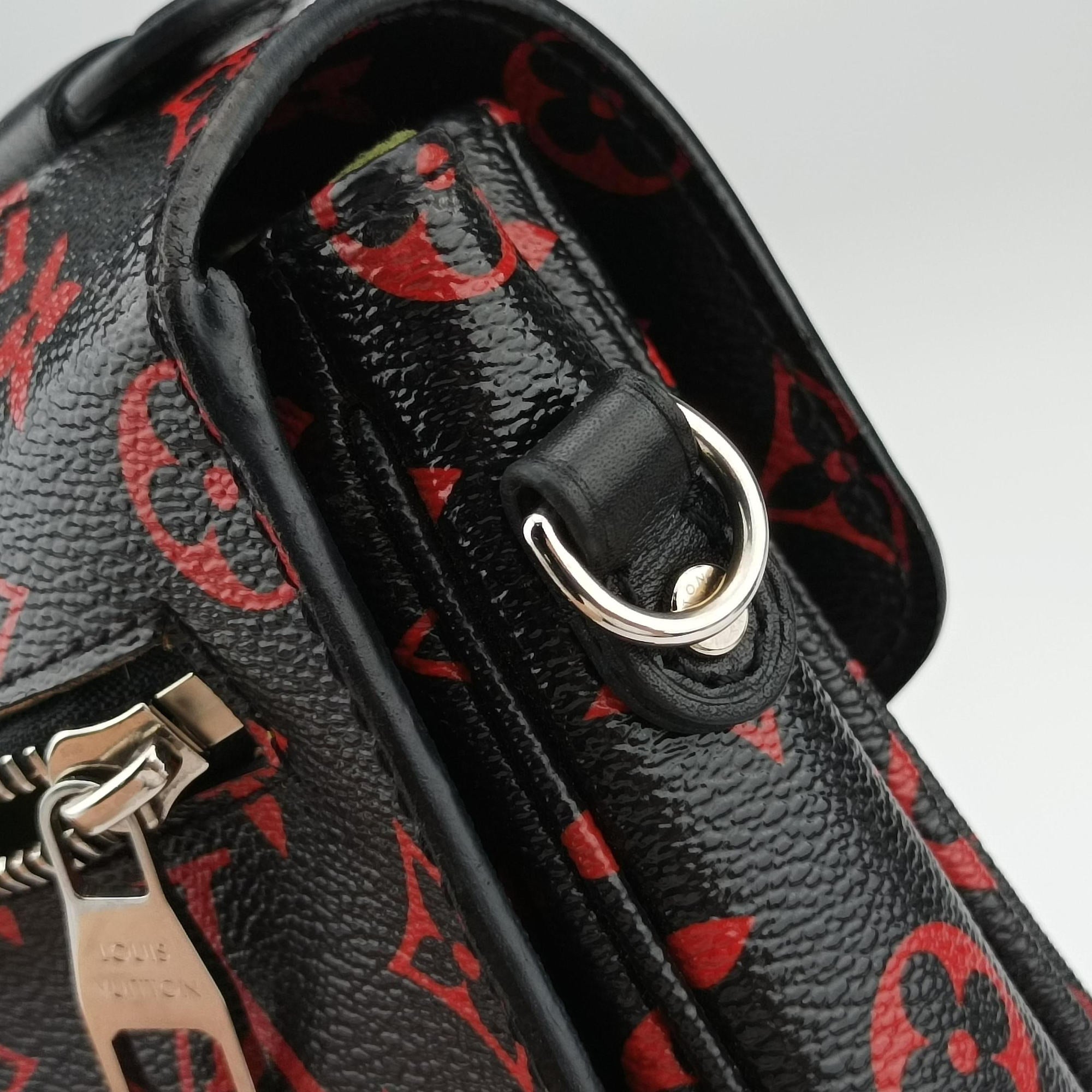Pochette Metis MM Noir×ROUGE Monogram Infrarouge M41462 DR4196ポシェット メティス MM ノワール×ルージュ モノグラム アンフラルージュ M41462 DR4196