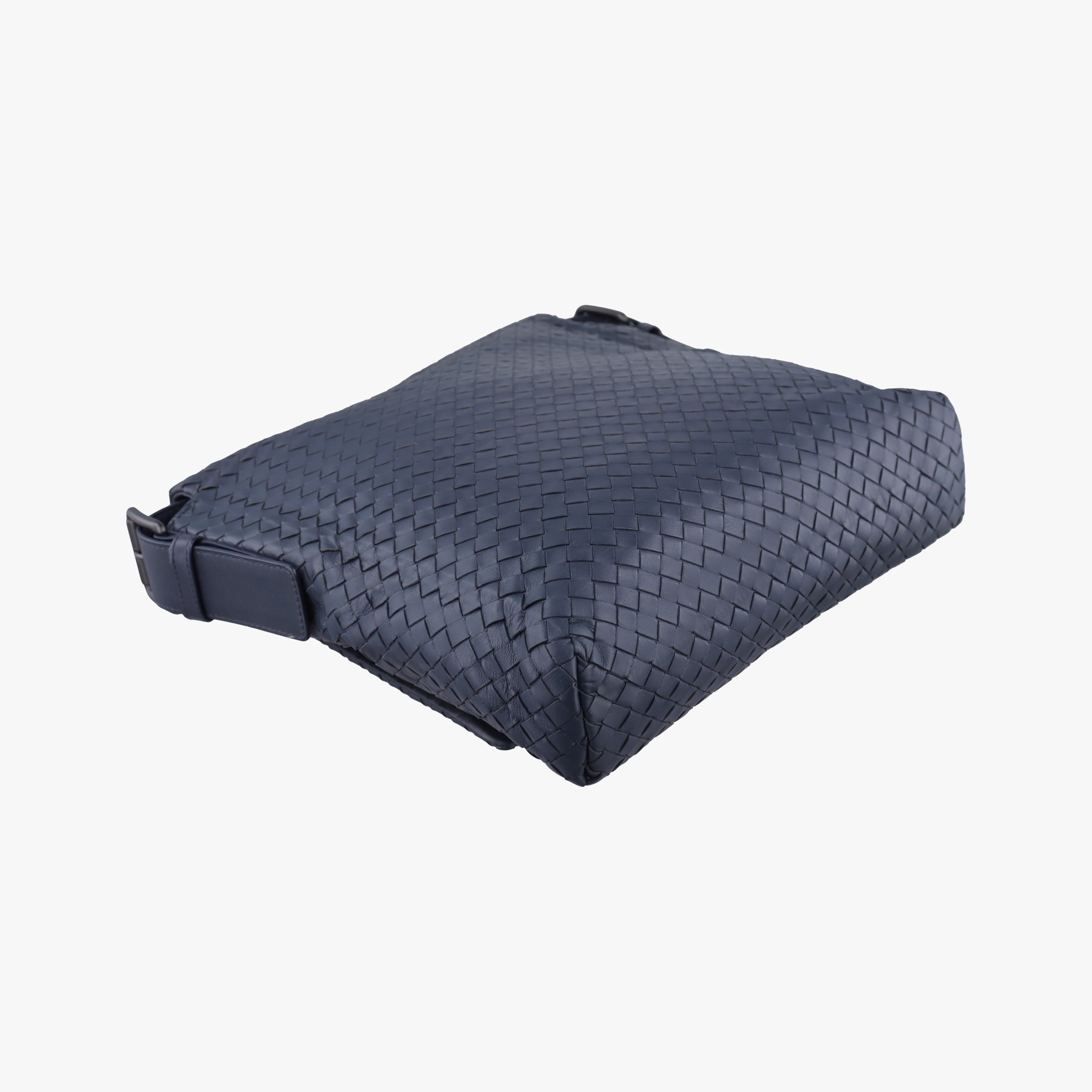 Intrecciato Navy lambskin B02834033Jイントレチャート ネイビー ラムスキン B02834033J