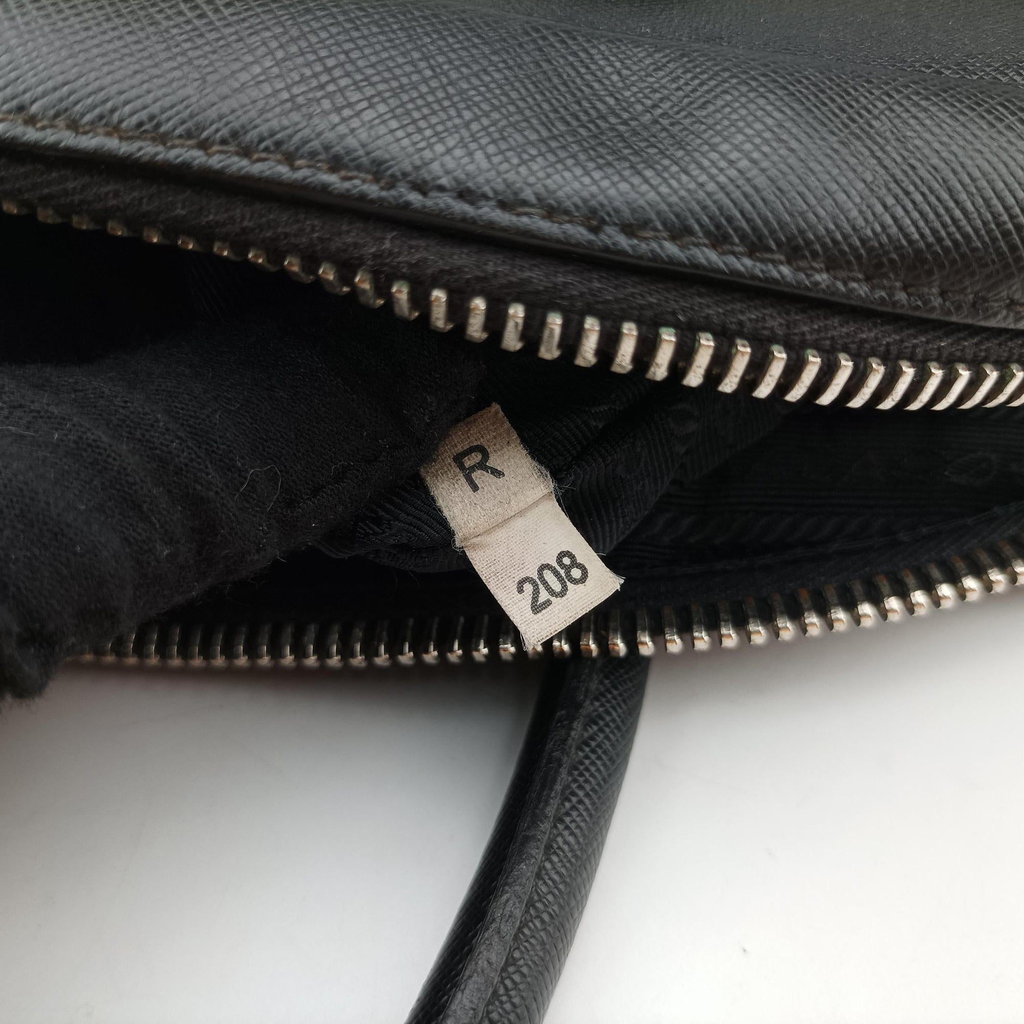 business bag briefcase Black SAFFIANO Leather 2VE363 7 R 208ビジネスバッグ ブリーフケース ブラック サフィアーノレザー 2VE363 7 R 208