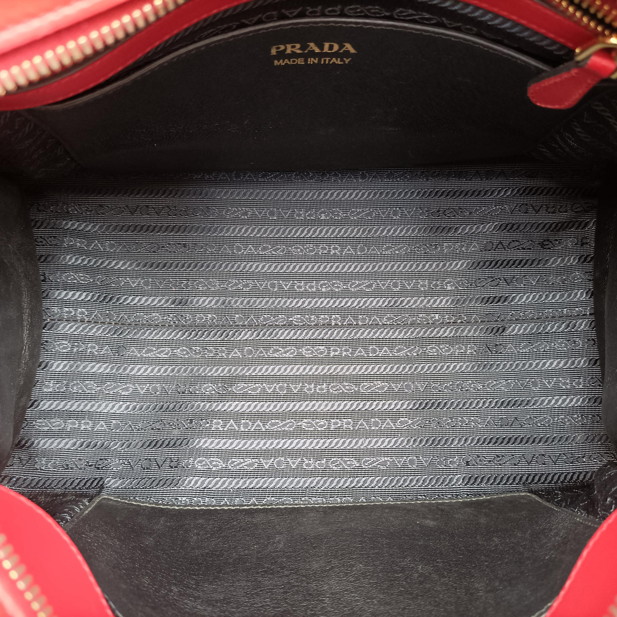 Esplanade Red SAFFIANO Leather 1BA046 117 Rエスプラナード レッド サフィアーノレザー 1BA046 117 R