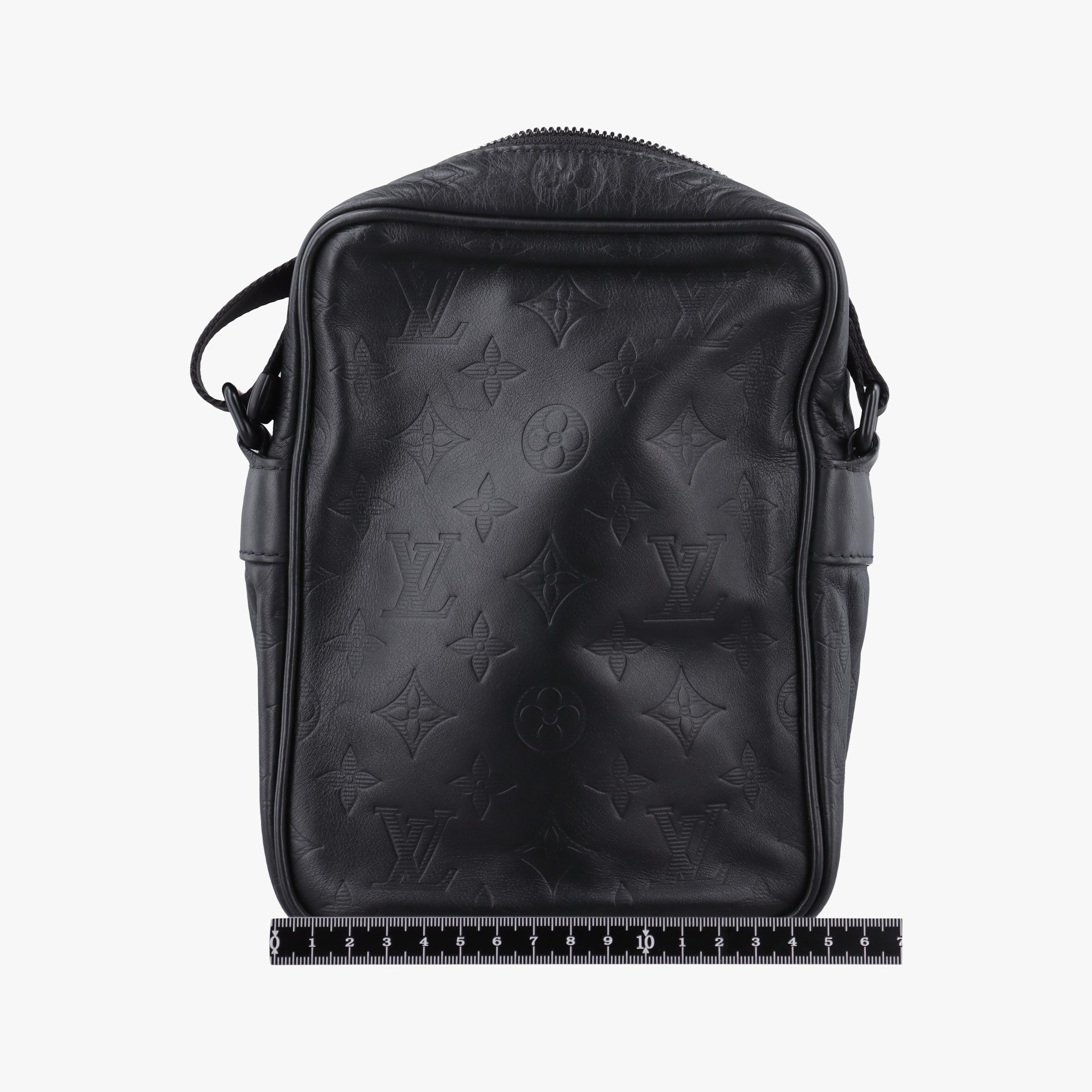 Danube PM Noir Monogram Shadow M43681 FO3118ダヌーヴ PM ノワール モノグラム シャドウ M43681 FO3118